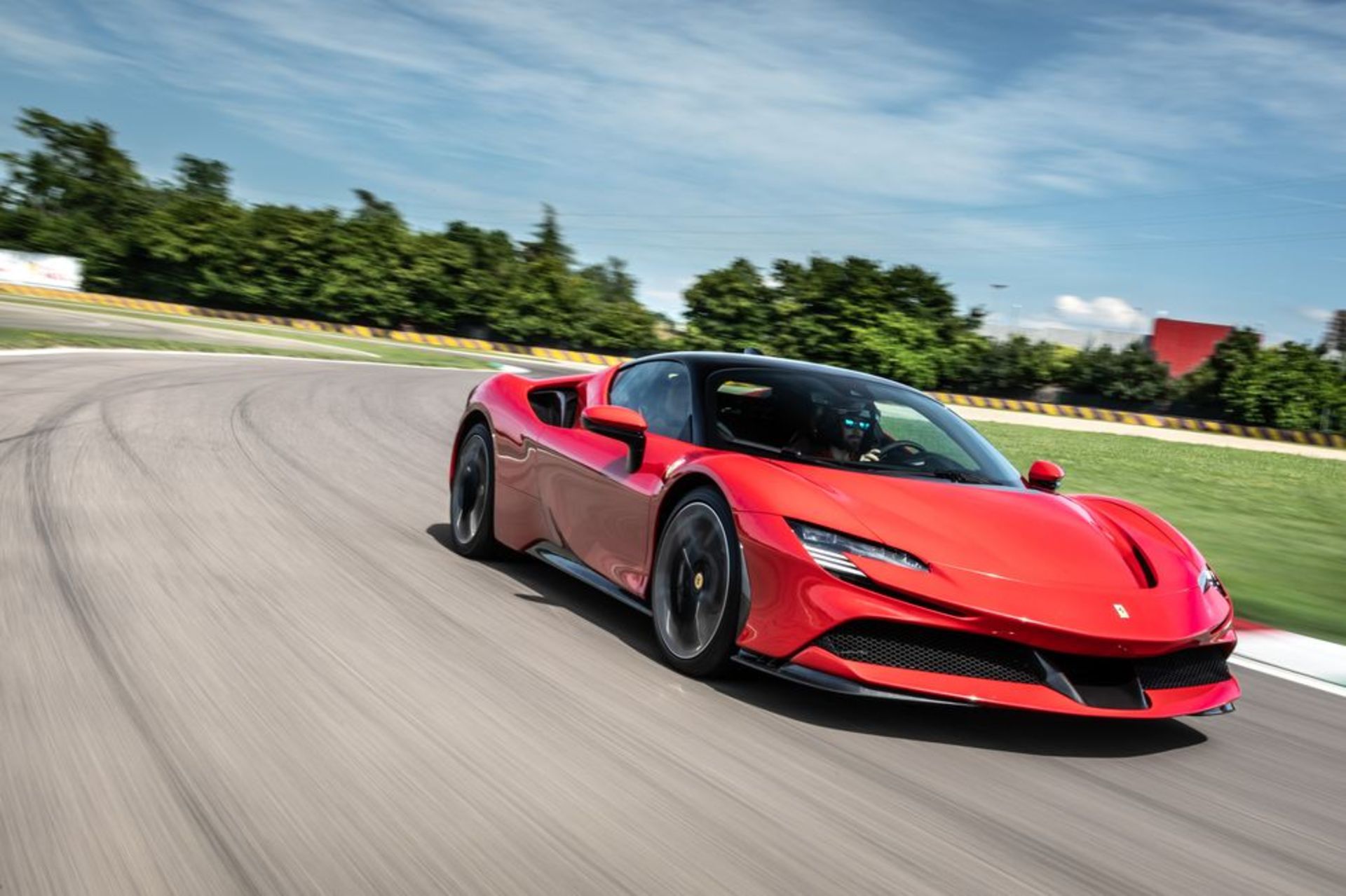 2021-ferrari-sf90-stradale-124-1593128800