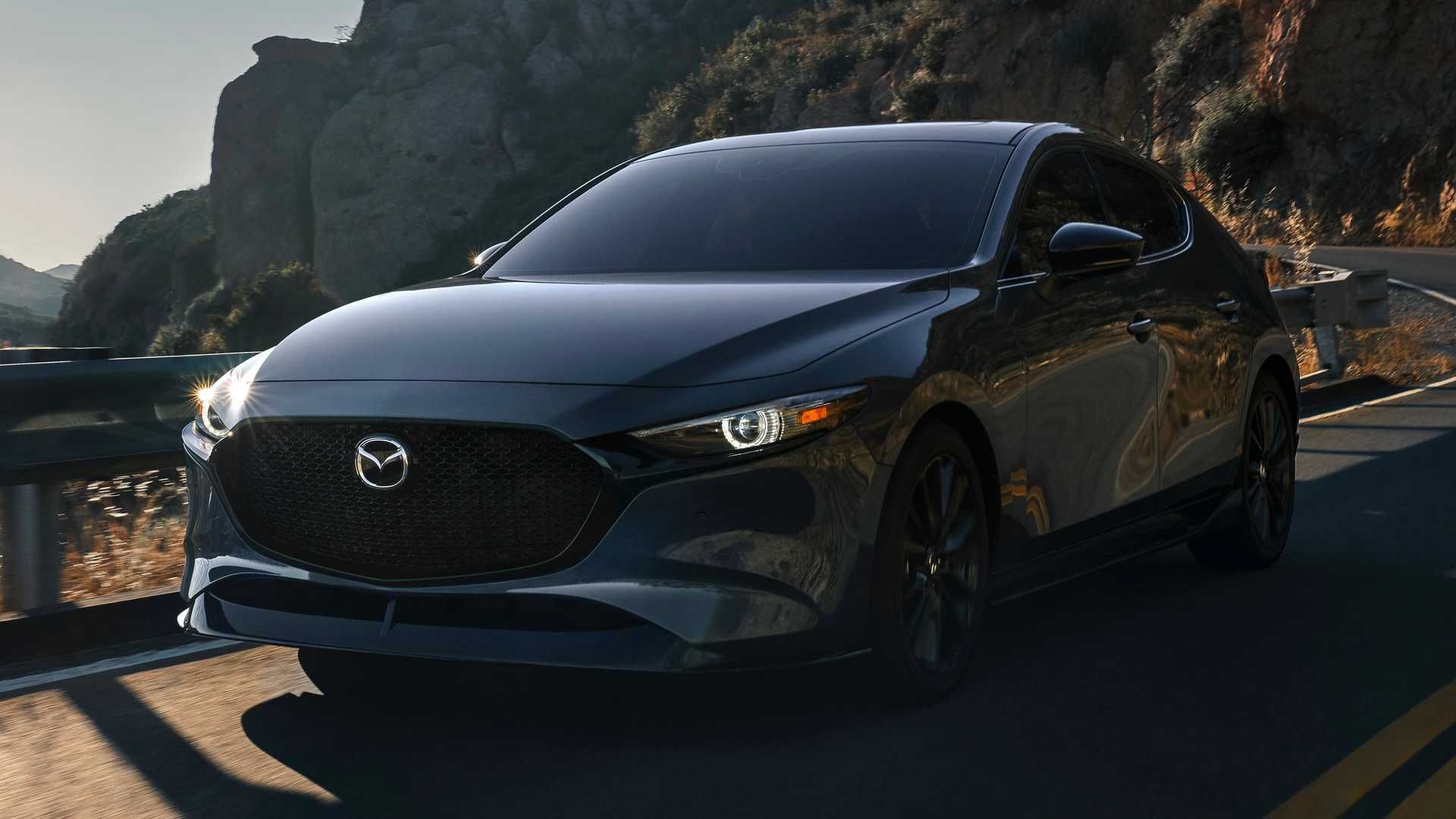 2021-mazda3-2.5-turbo-front-3-4