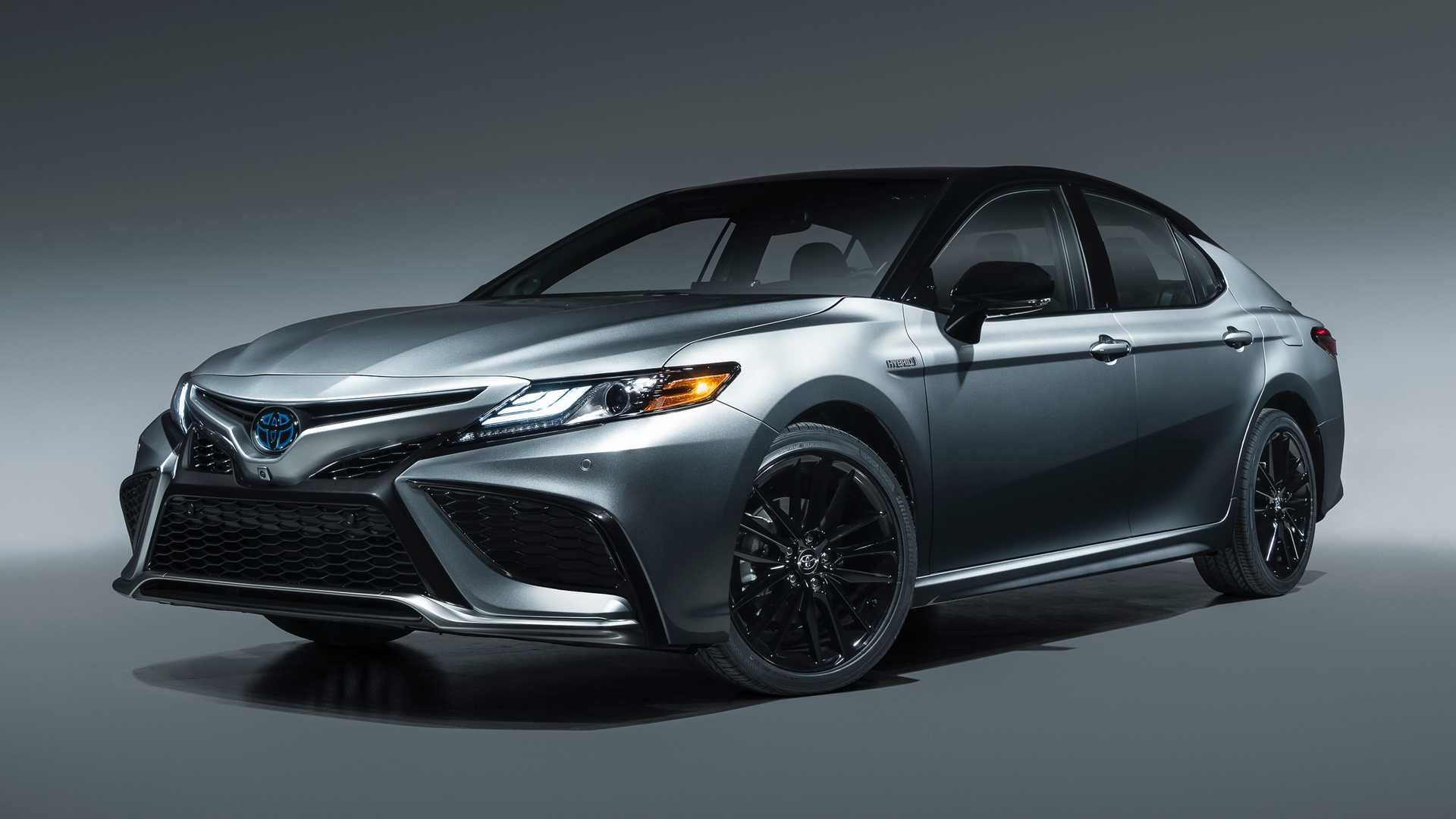 2021-toyota-camry-xse-hybrid