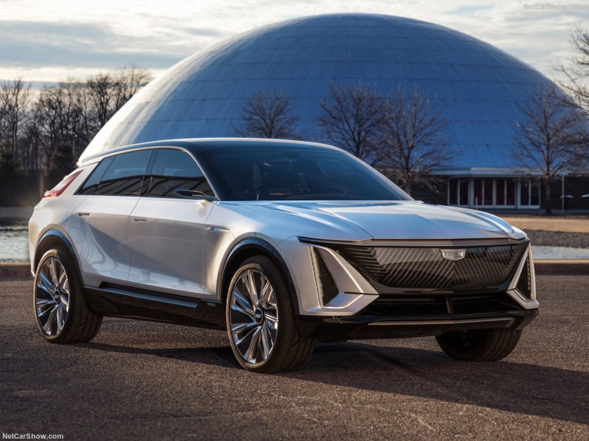 Cadillac-Lyriq_Concept-2020-1024-04
