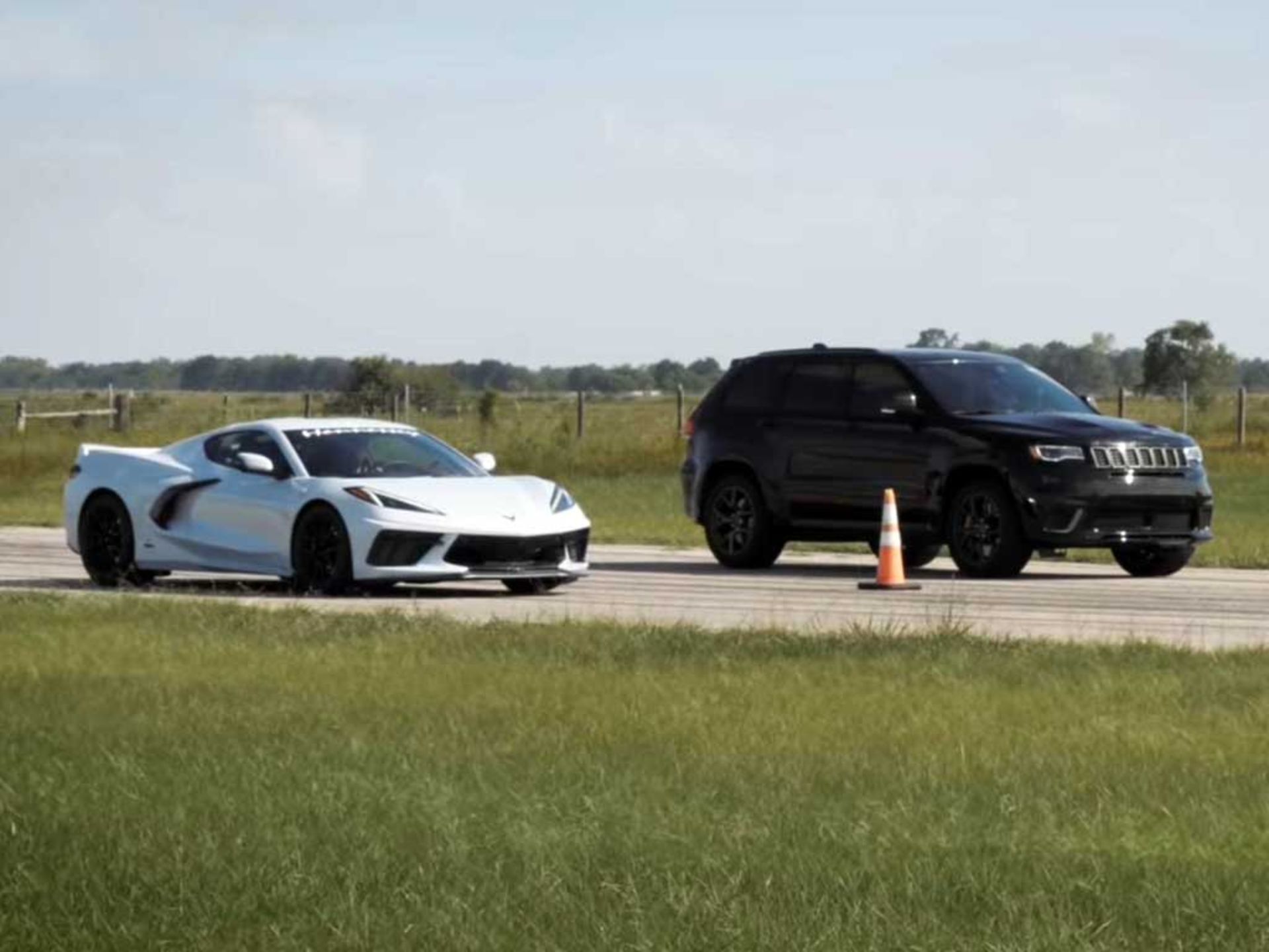 Corvette-VS-Jeep-2