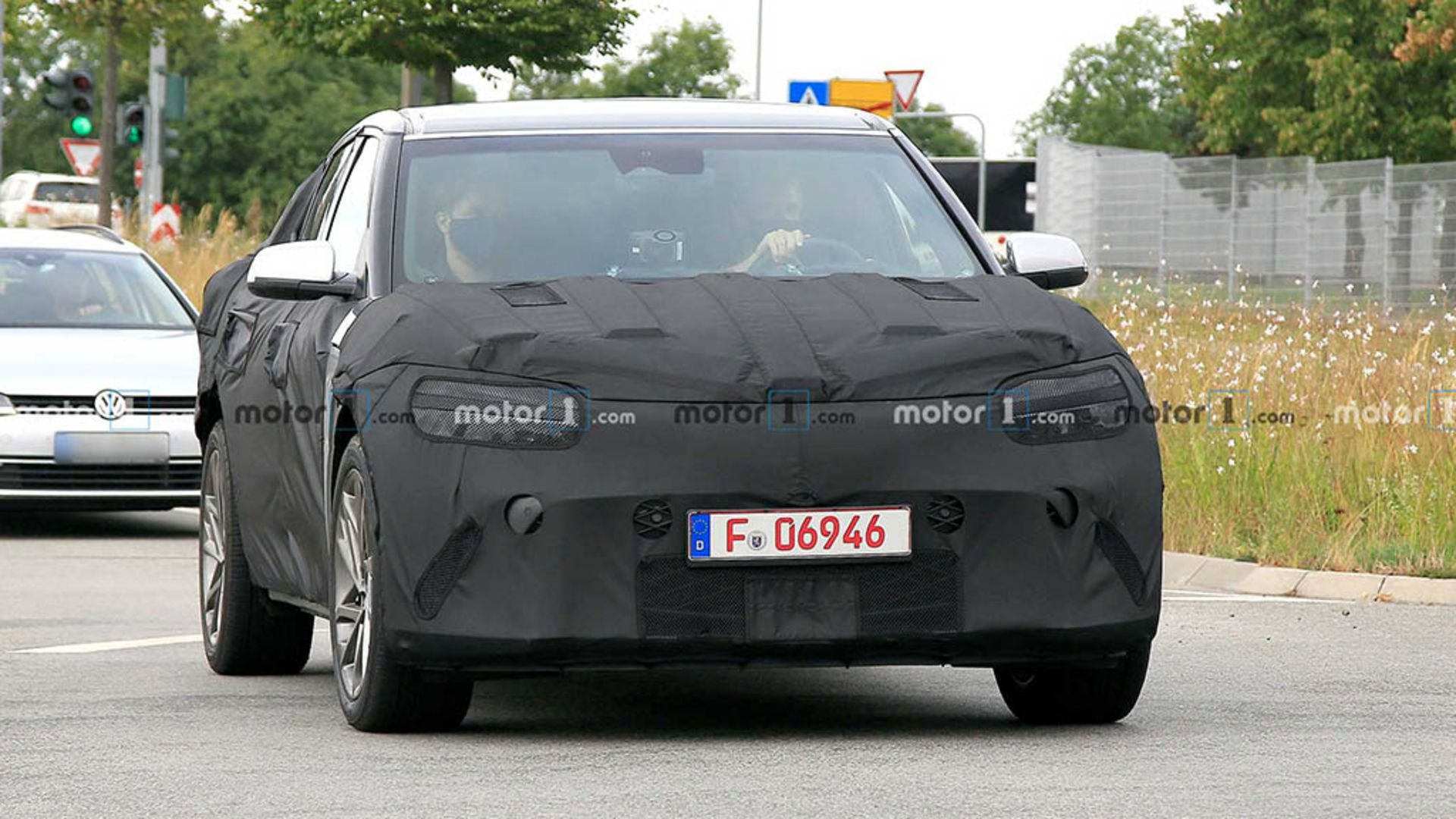 hyundai-jw-ev-spy-shots-front