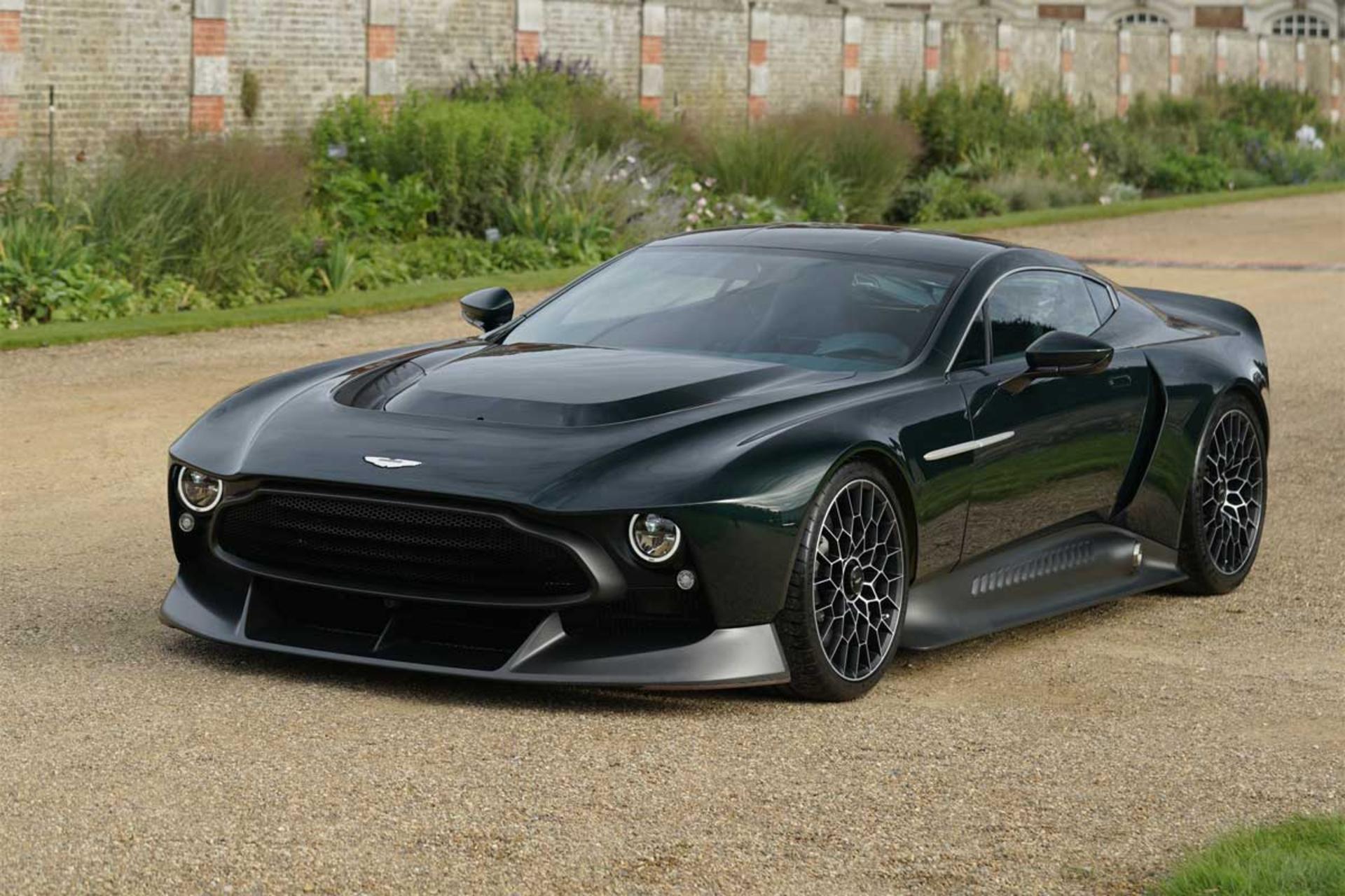 Aston-Martin-Victor-1