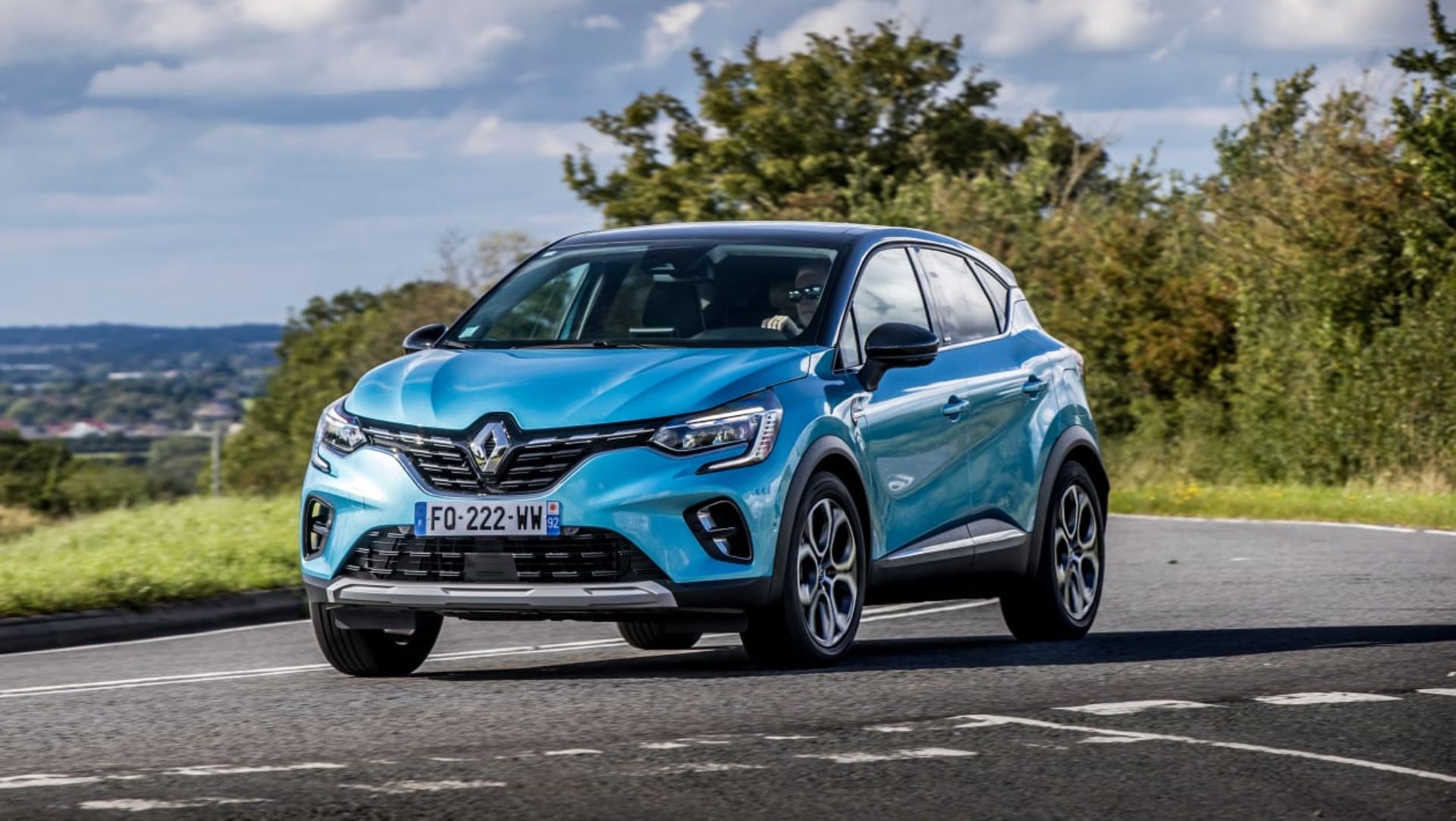 Renault Captur E-Tense Hybrid-3