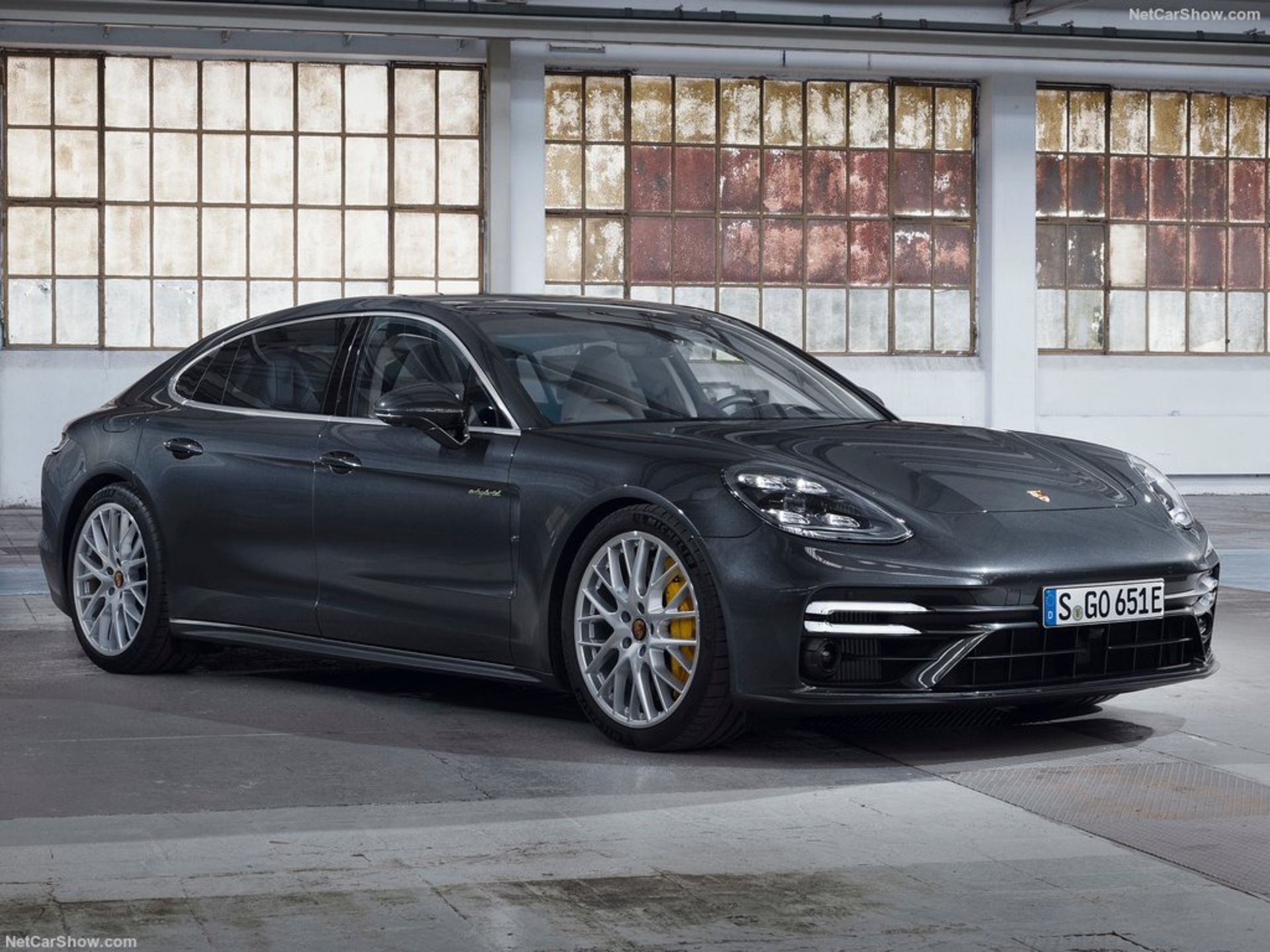 Porsche-Panamera_Turbo_S_E-Hybrid_Executive-2021-1024-01