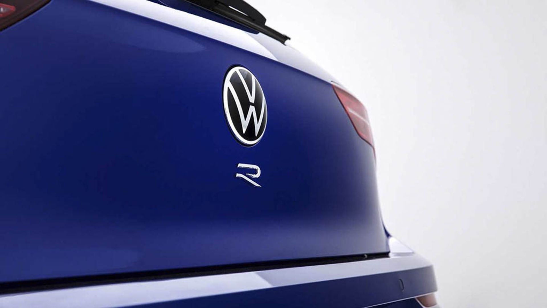 volkswagen-golf-r-2021-teaser