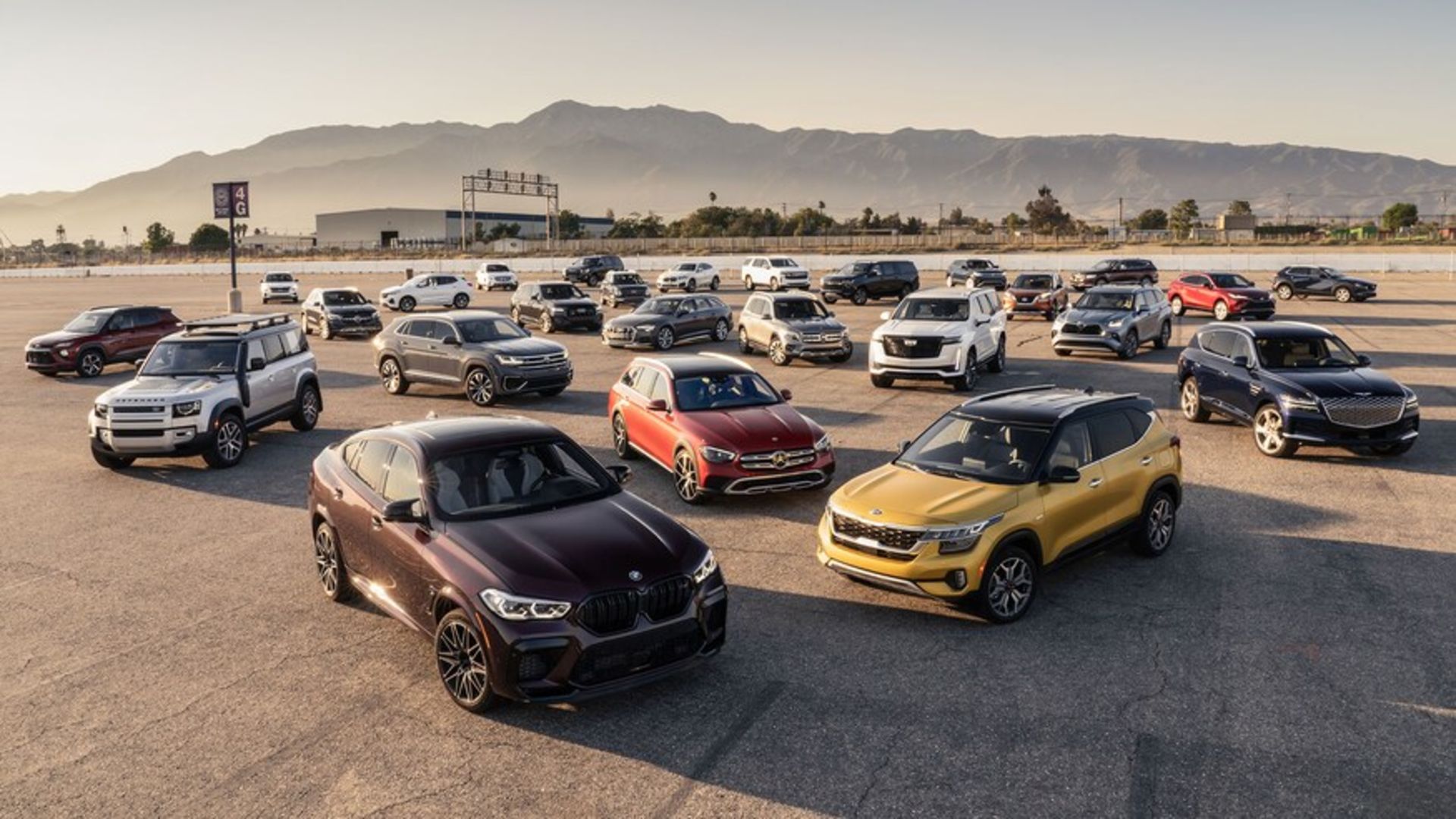 2021-MotorTrend-SUV-of-the-Year-group-shot