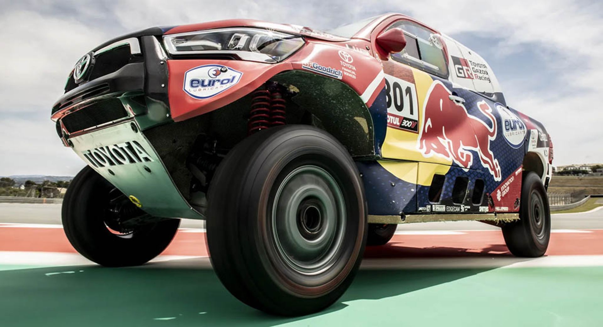 2021-Toyota-Hilux-Gazoo-Dakar-00