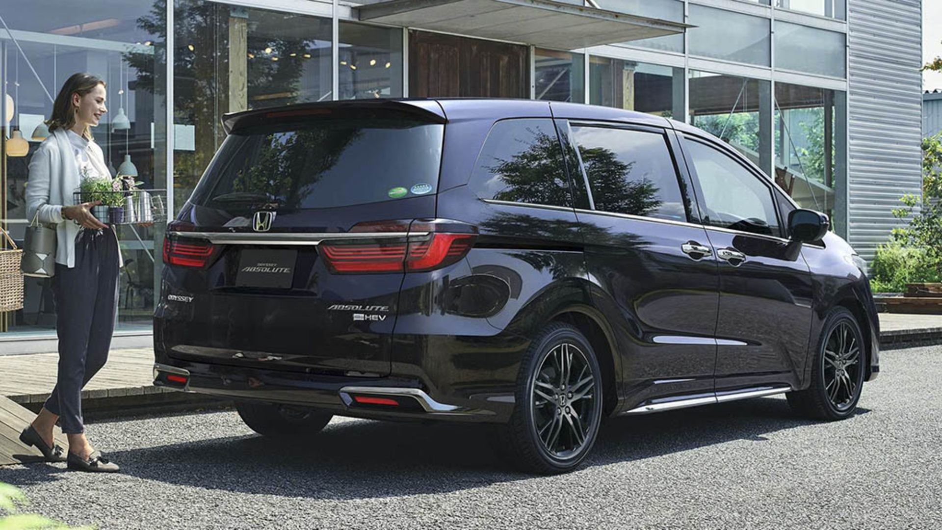 2021-honda-odyssey-japan-refresh-rear-real-world