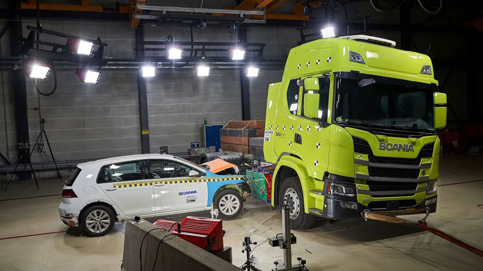 Crash-testing-an-electric-Scania-truck