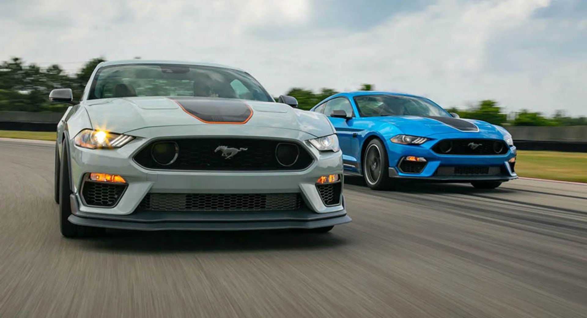 Ford-Mustang-V8c