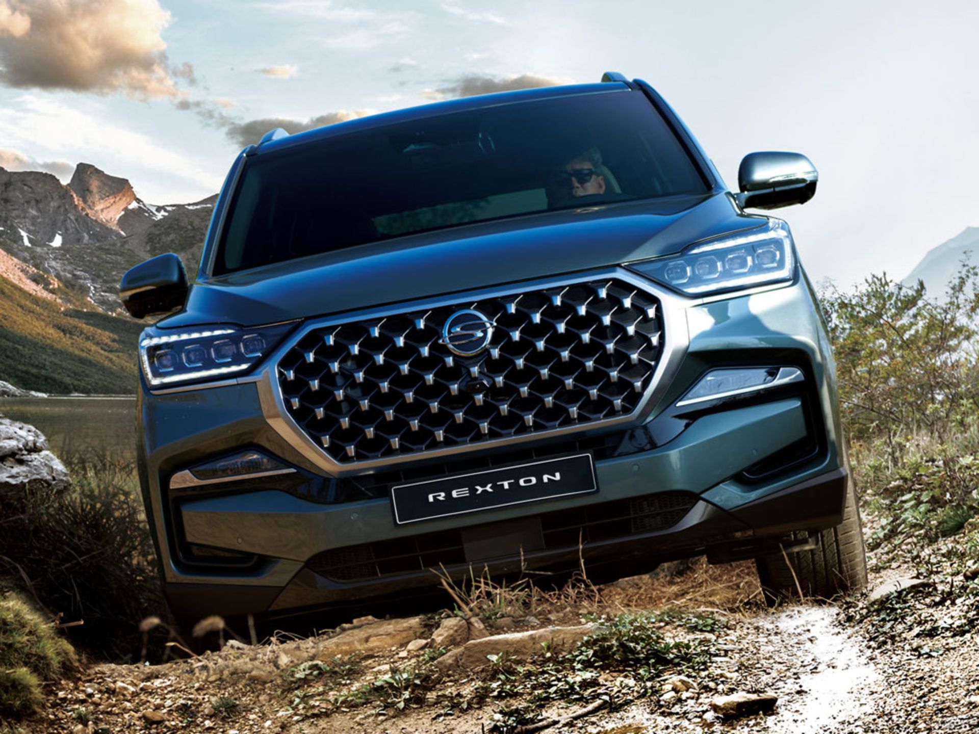 Ssangyong-Rexton-2021-3