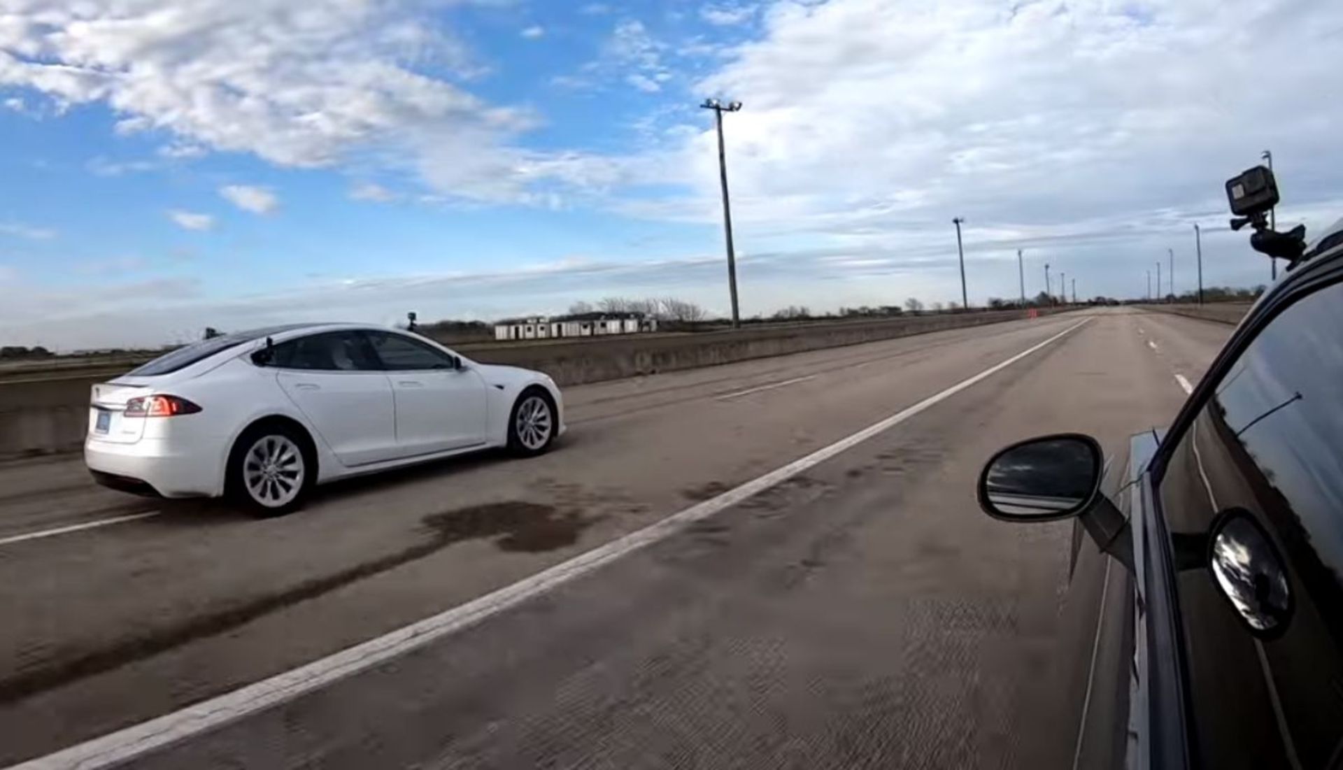 Tesla-Model-S-Drag-Race-