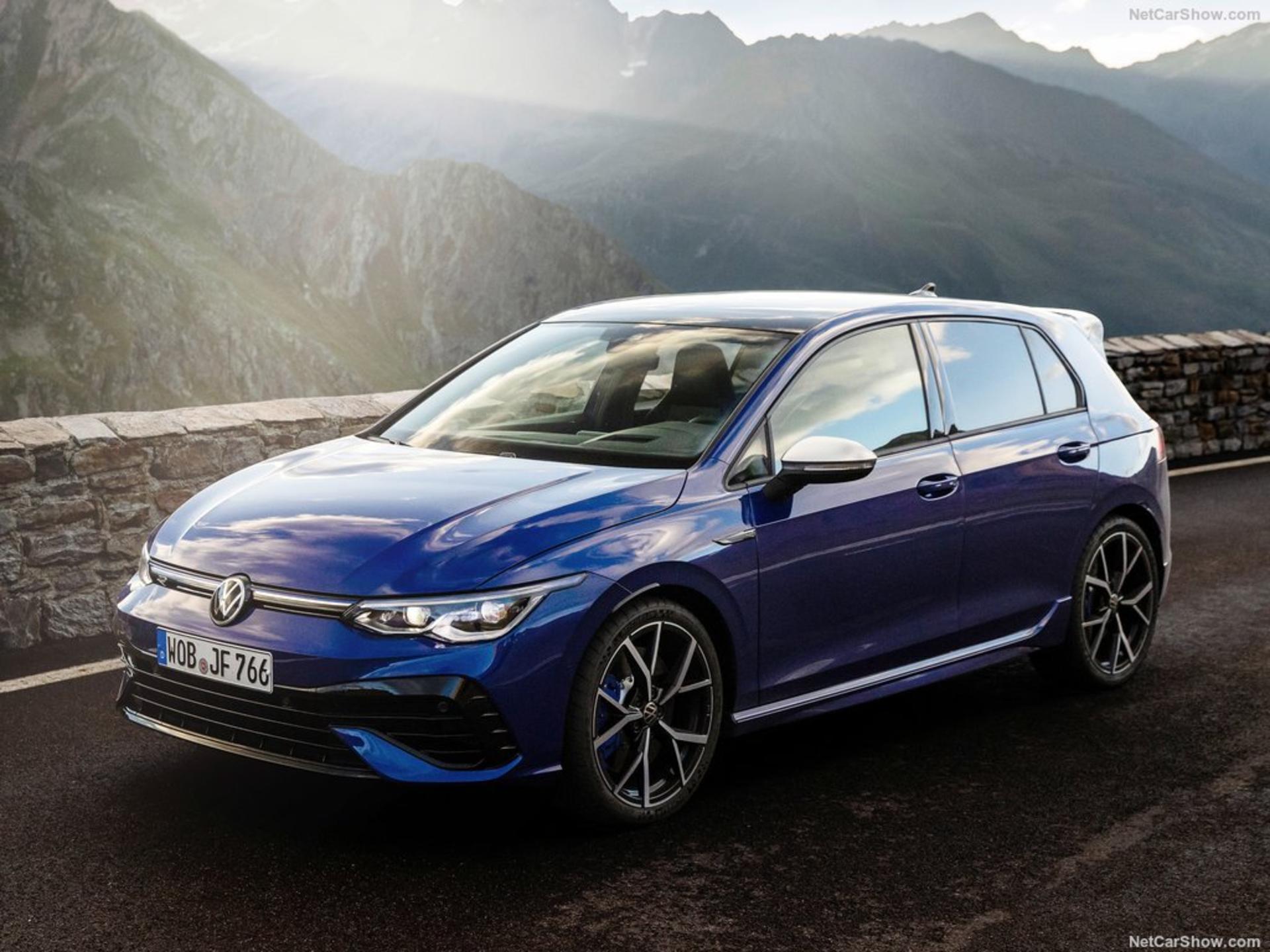 Volkswagen-Golf_R-2022-1024-01