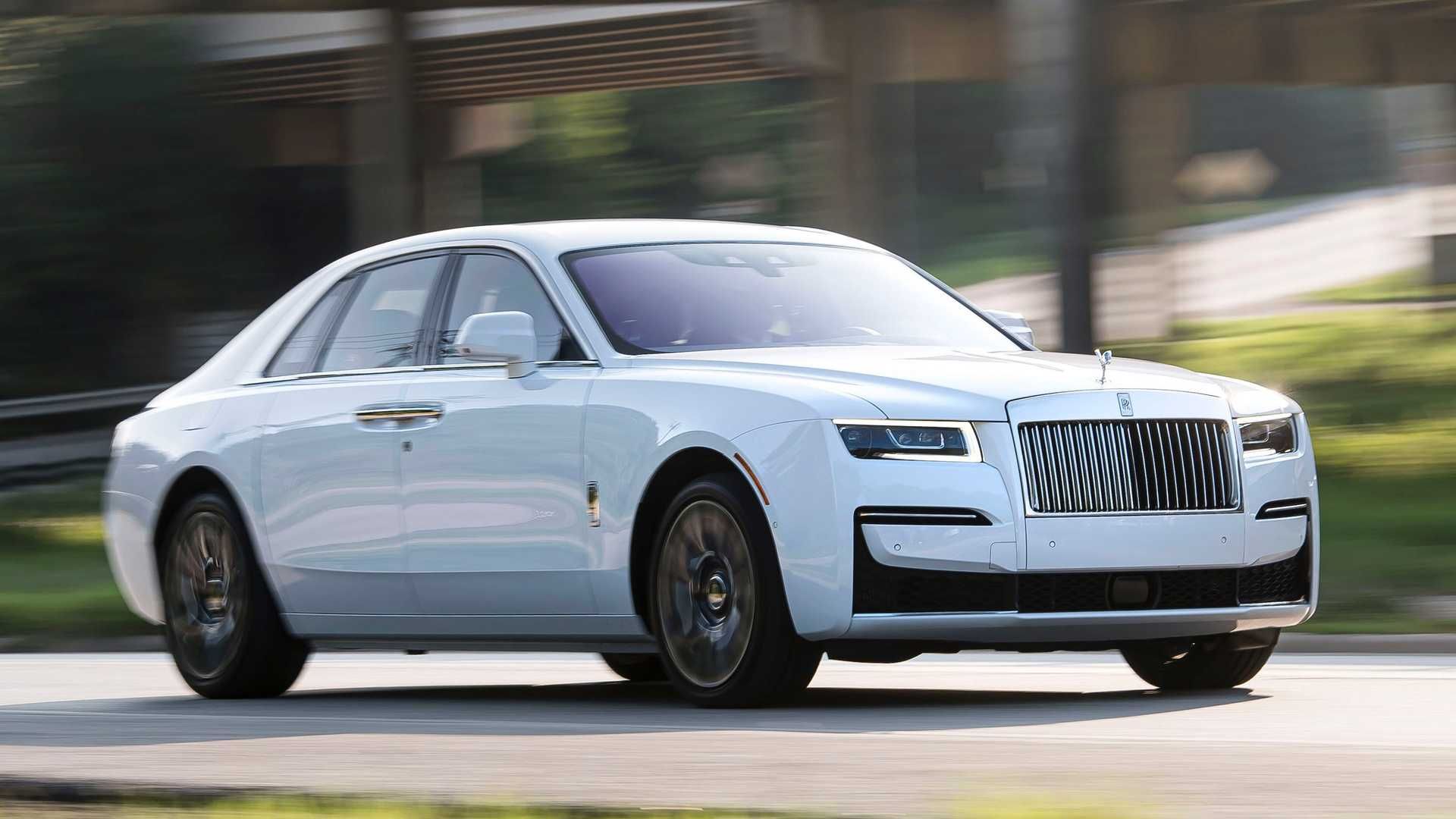 2021-rolls-royce-ghost-exterior