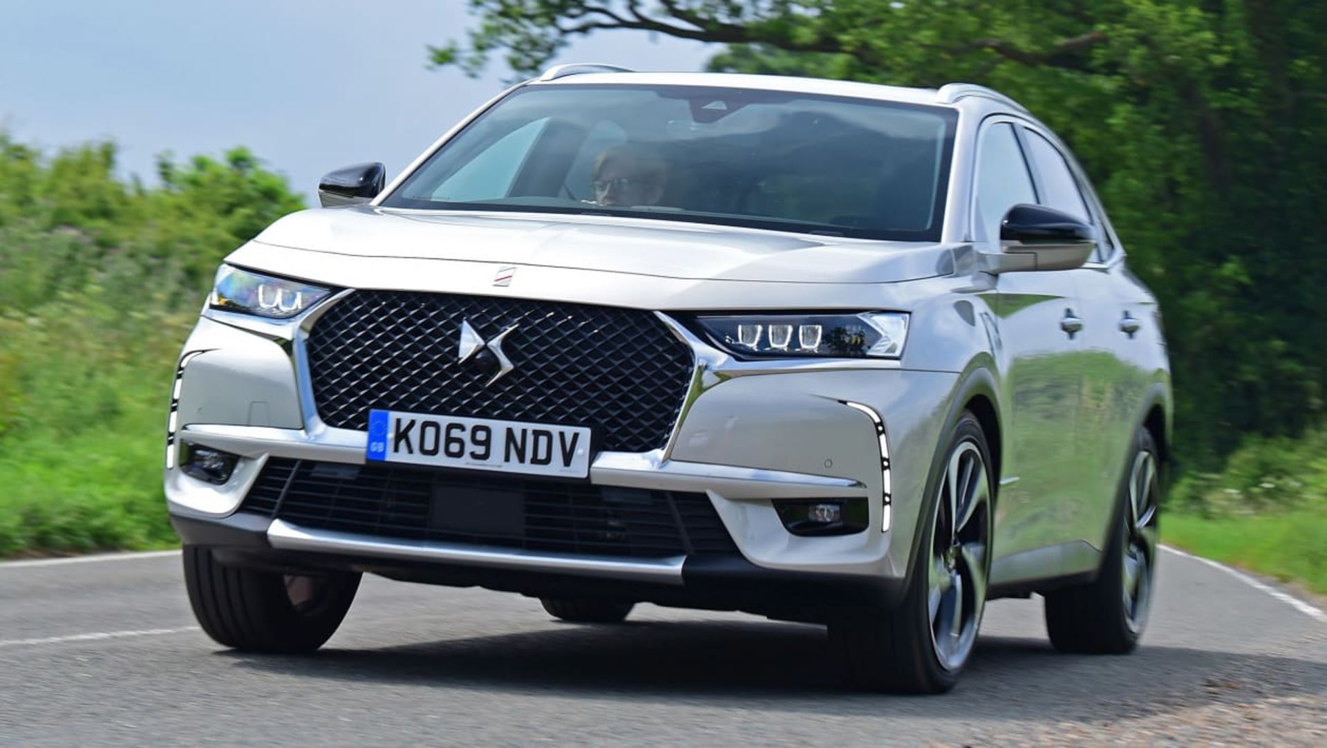 DS 7 Crossback E-Tense 2020 UK-21