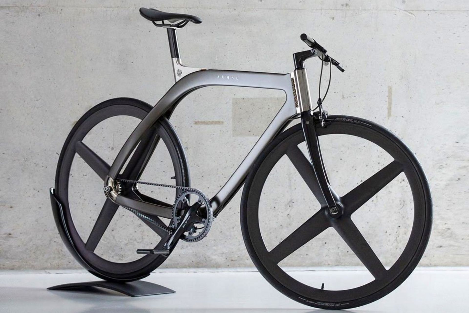 Extans-Akhal-Shadow-Luxury-Bike-19