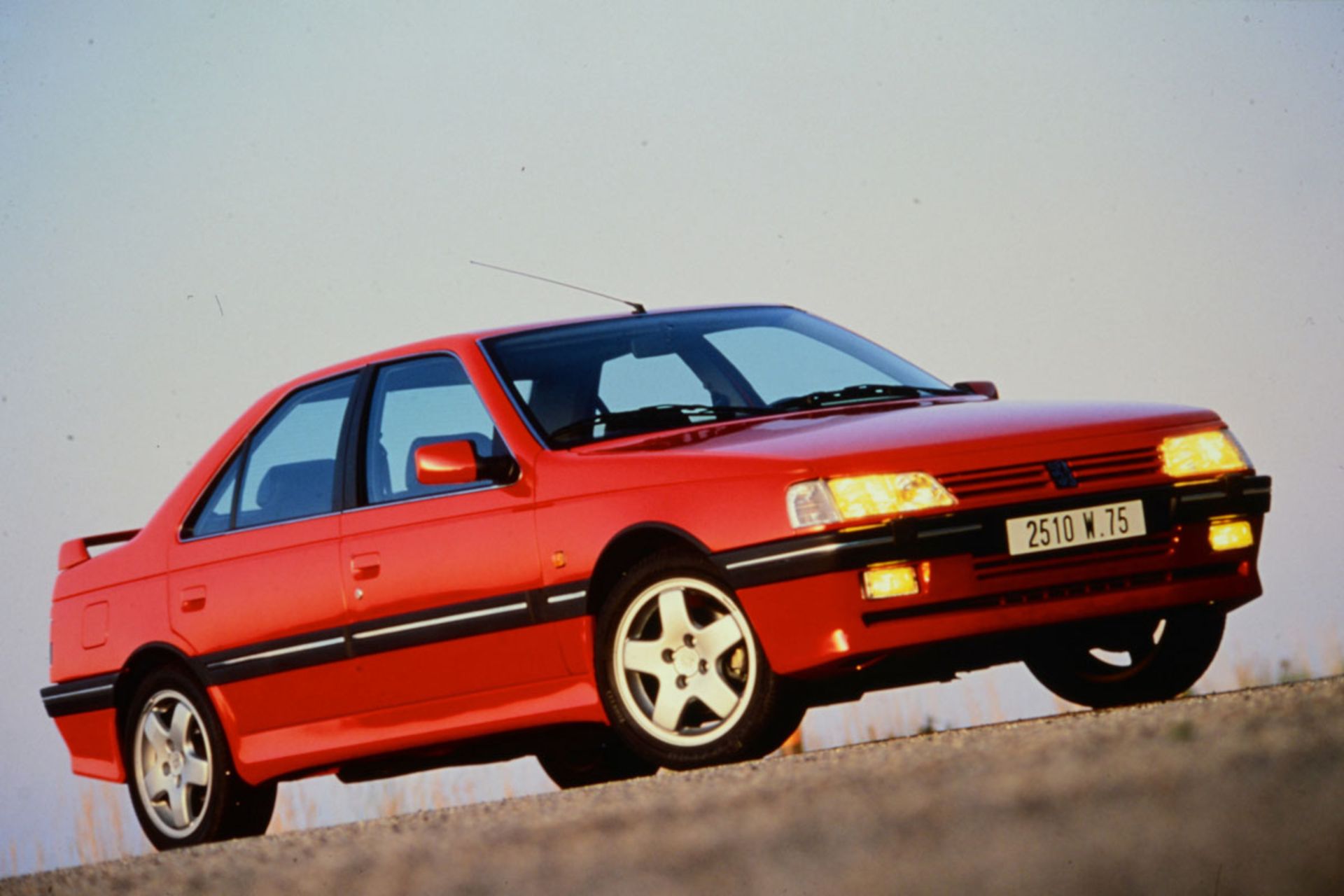 Peugeot-405-T16-3