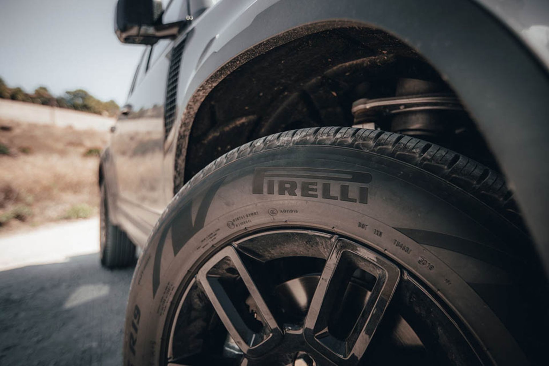 Pirelli Special Tire Land Rover Defender 2