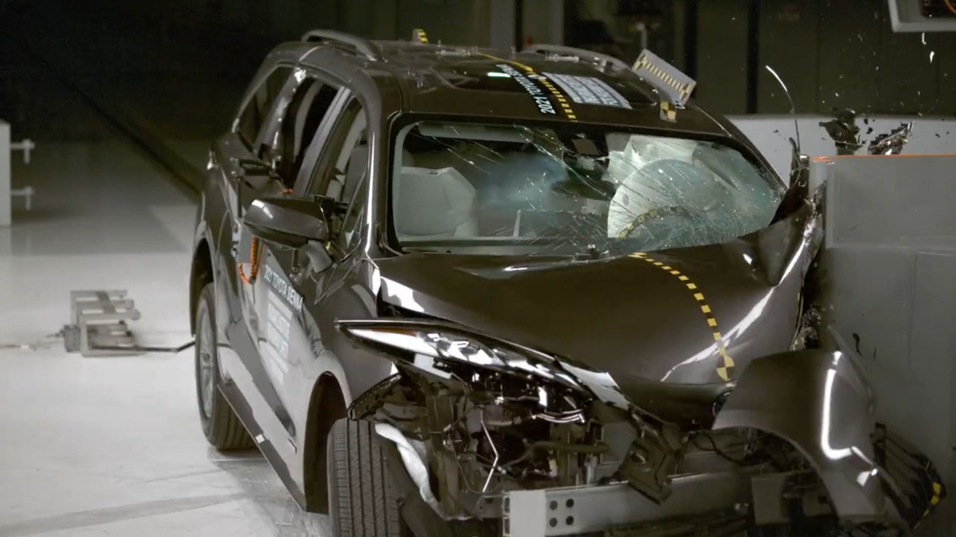 Toyota Sienna IIHS crash test 5