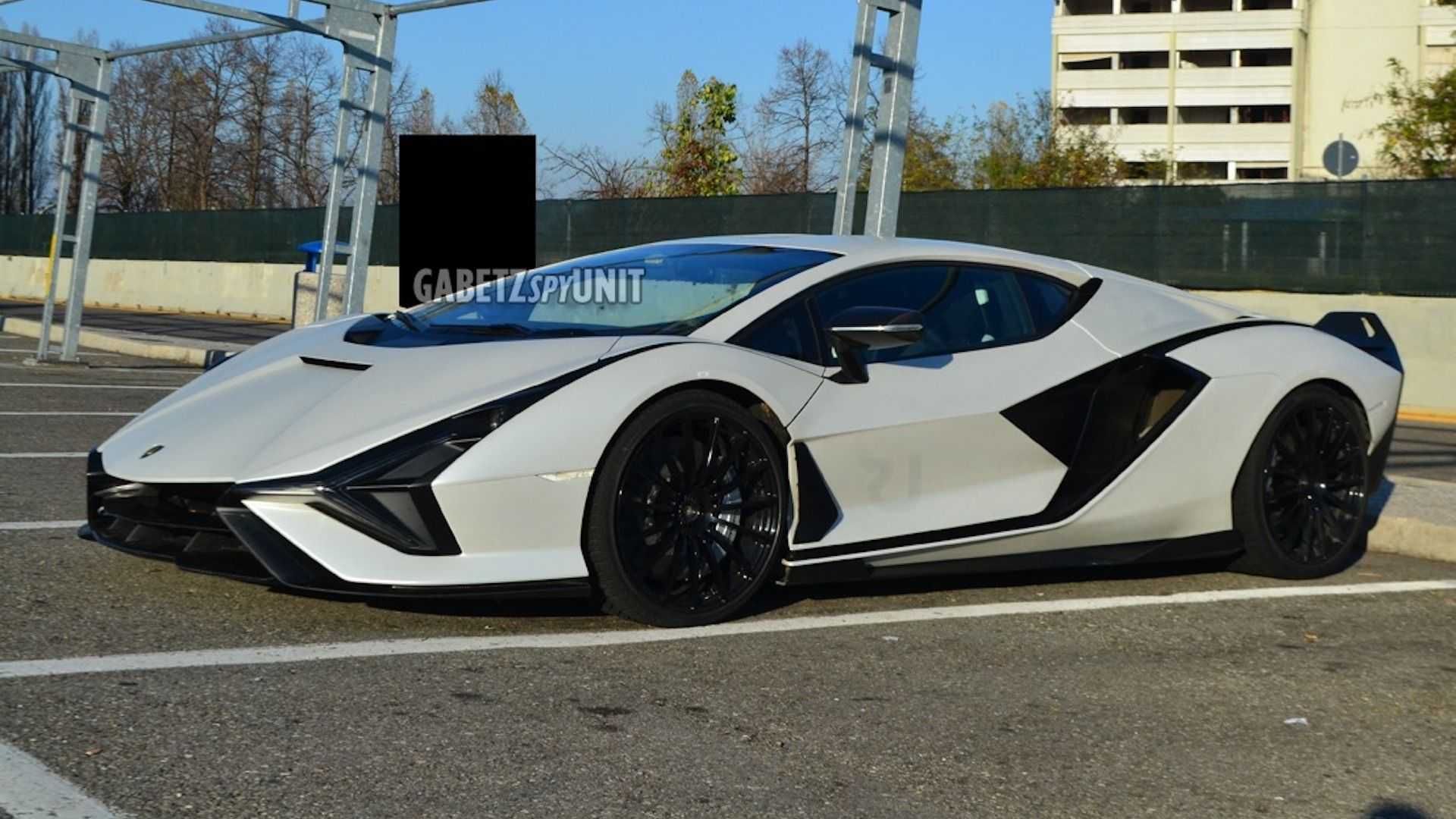 lamborghini-sian-fkp-37-spotted-in-the-wild4