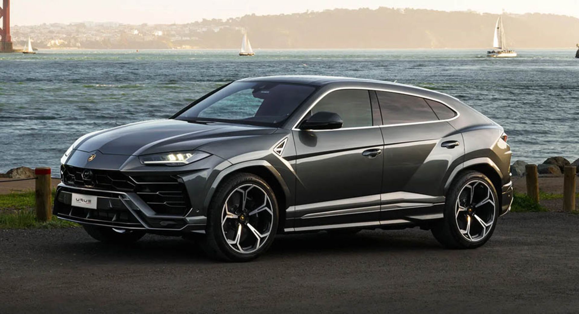 lamborghini-urus-0