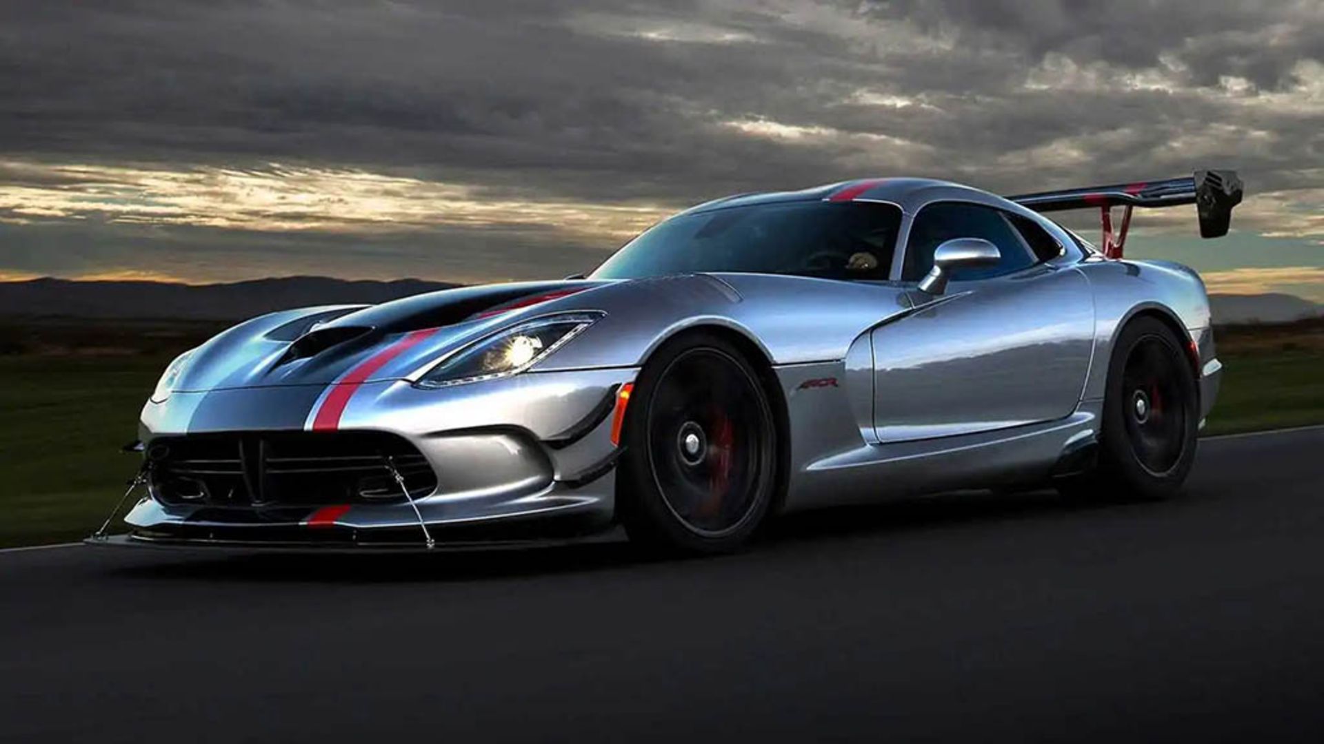 10-dead-cars-automakers-somehow-Viper -in-2019