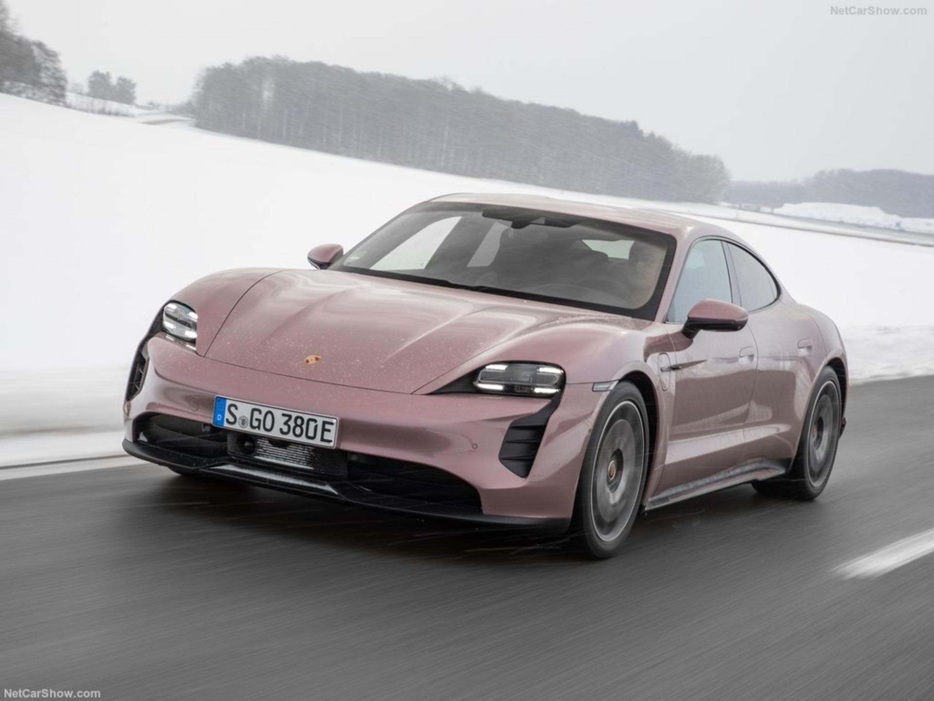 Porsche-Taycan-2021-5