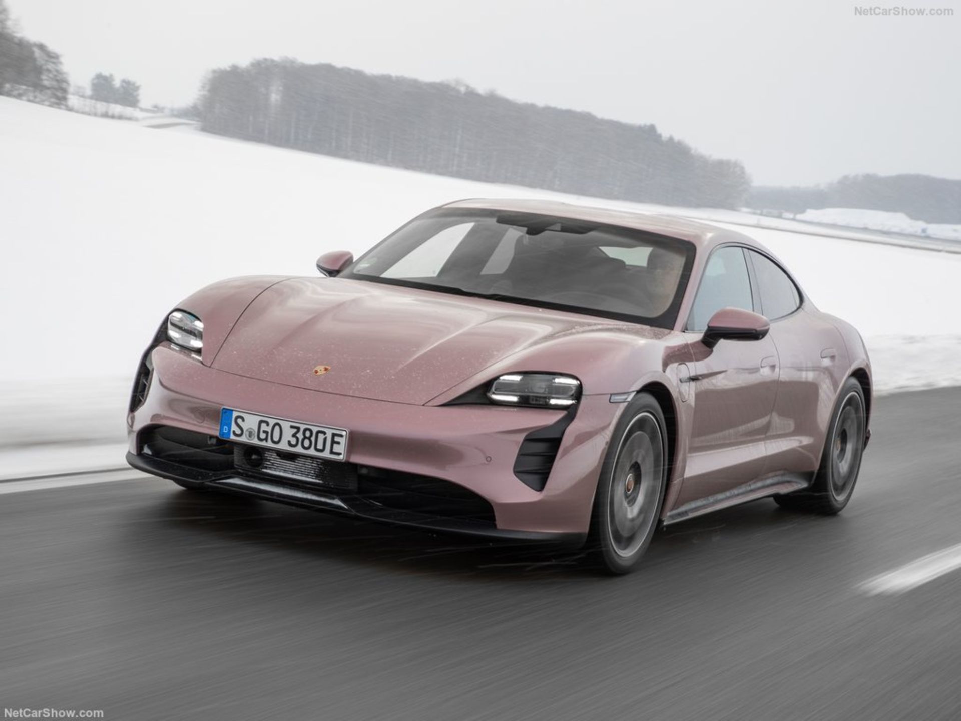 Porsche-Taycan-2021-5