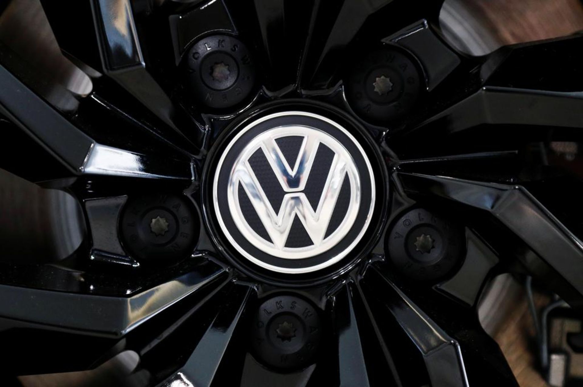 vw badge