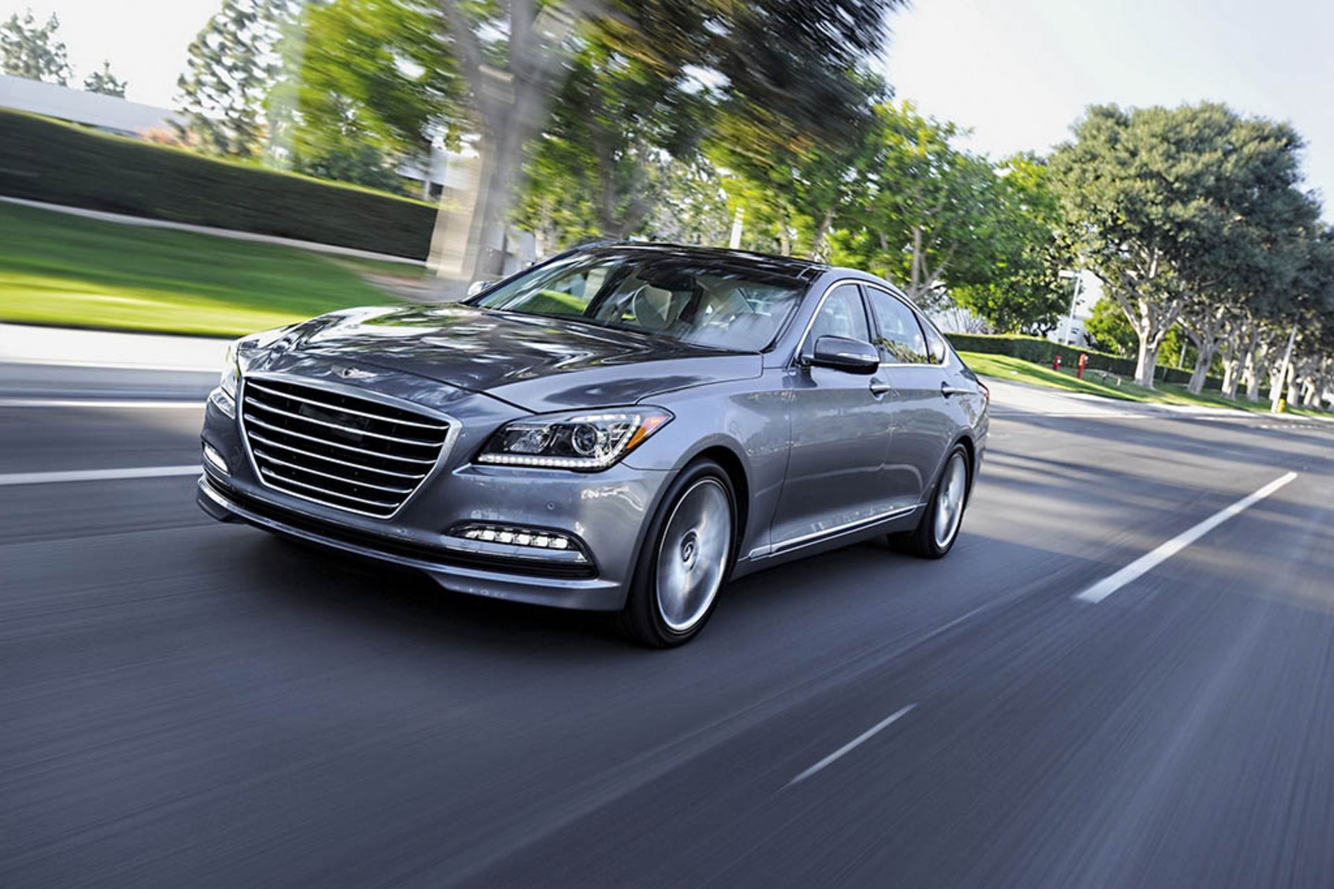 2015-Hyundai-Genesis_2