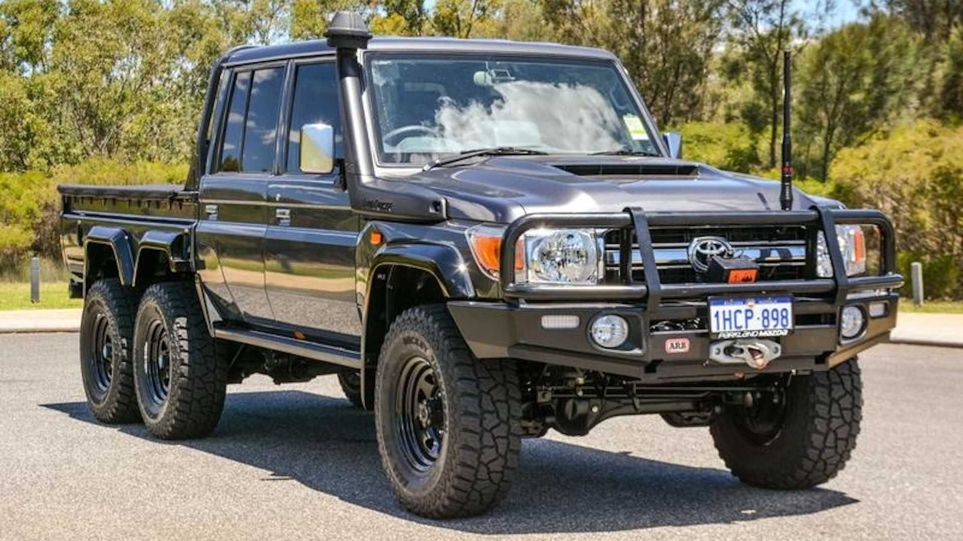 2019-toyota-land-cruiser-gxl-6x6-1