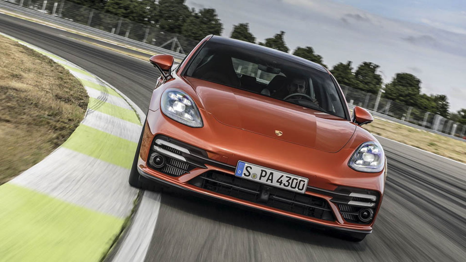 2021-Porsche-Panamera-20