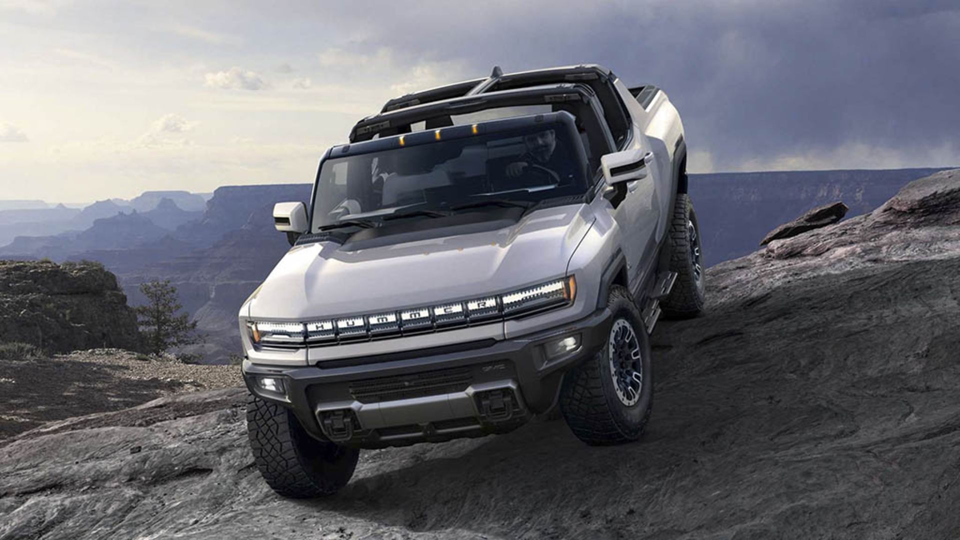 2022-gmc-hummer-ev-front