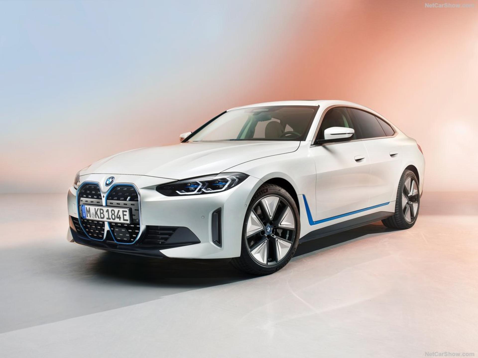 BMW-i4-2022-1024-01