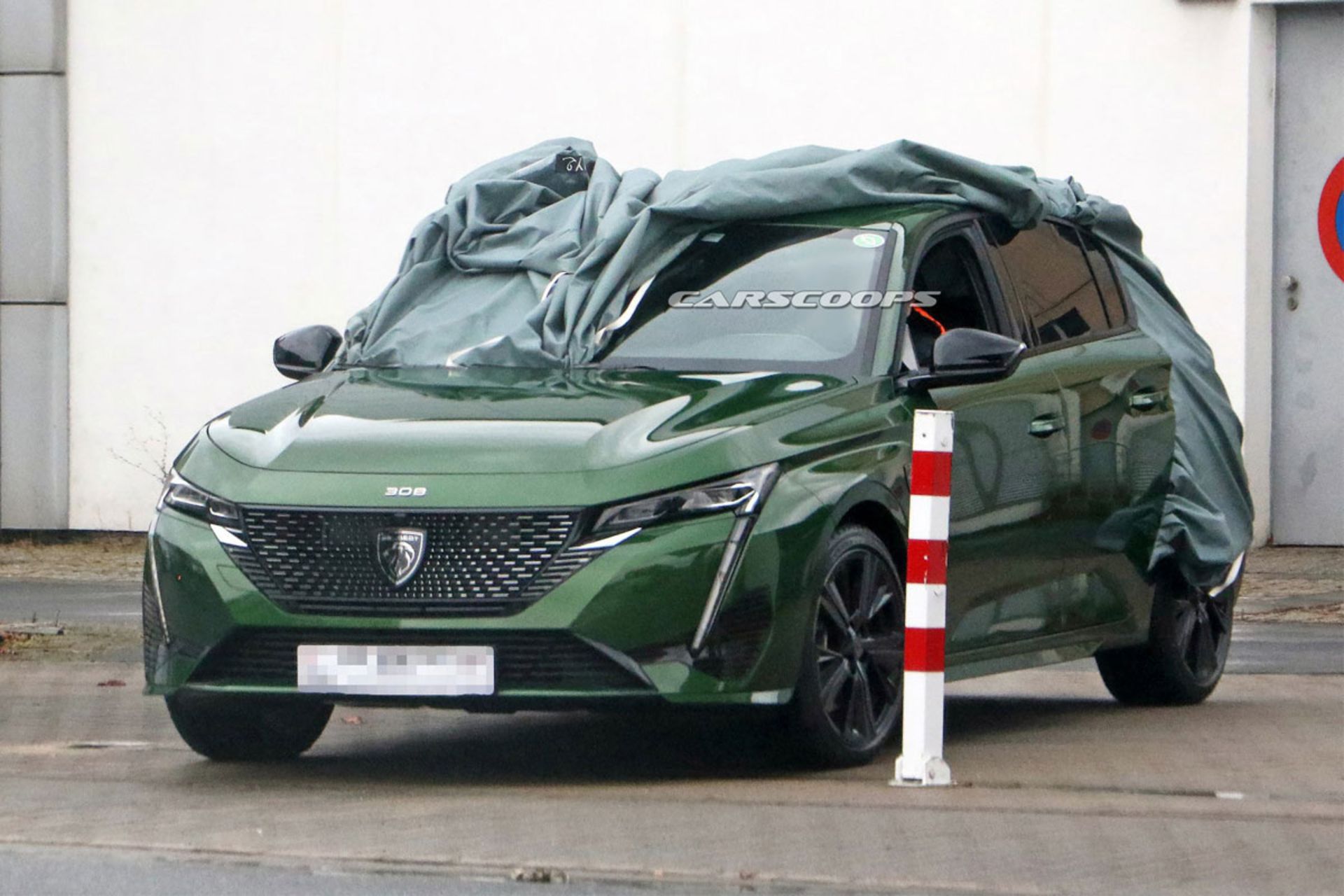 Peugeot-308-1