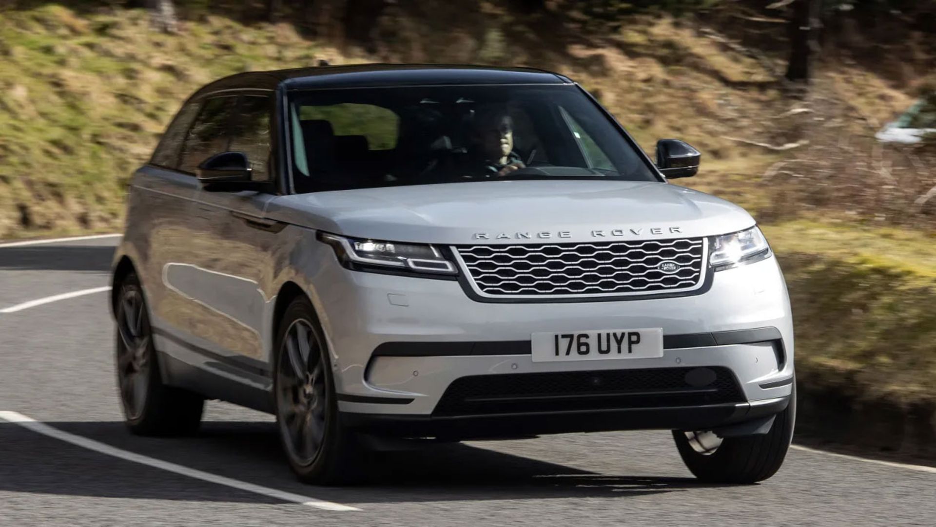 Range-Rover-Velar-P400e-PHEV-6