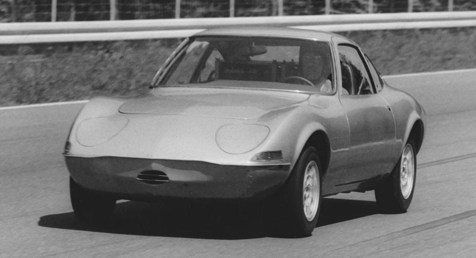1971-Opel-Elektro-GT-1