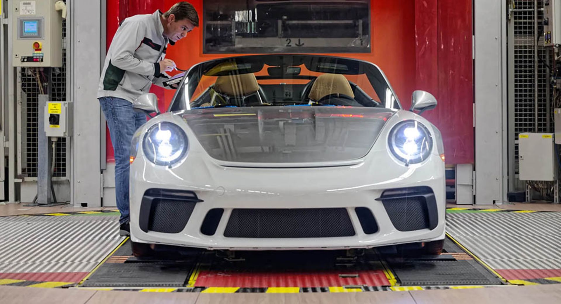 2019-porsche-911-speedster-0