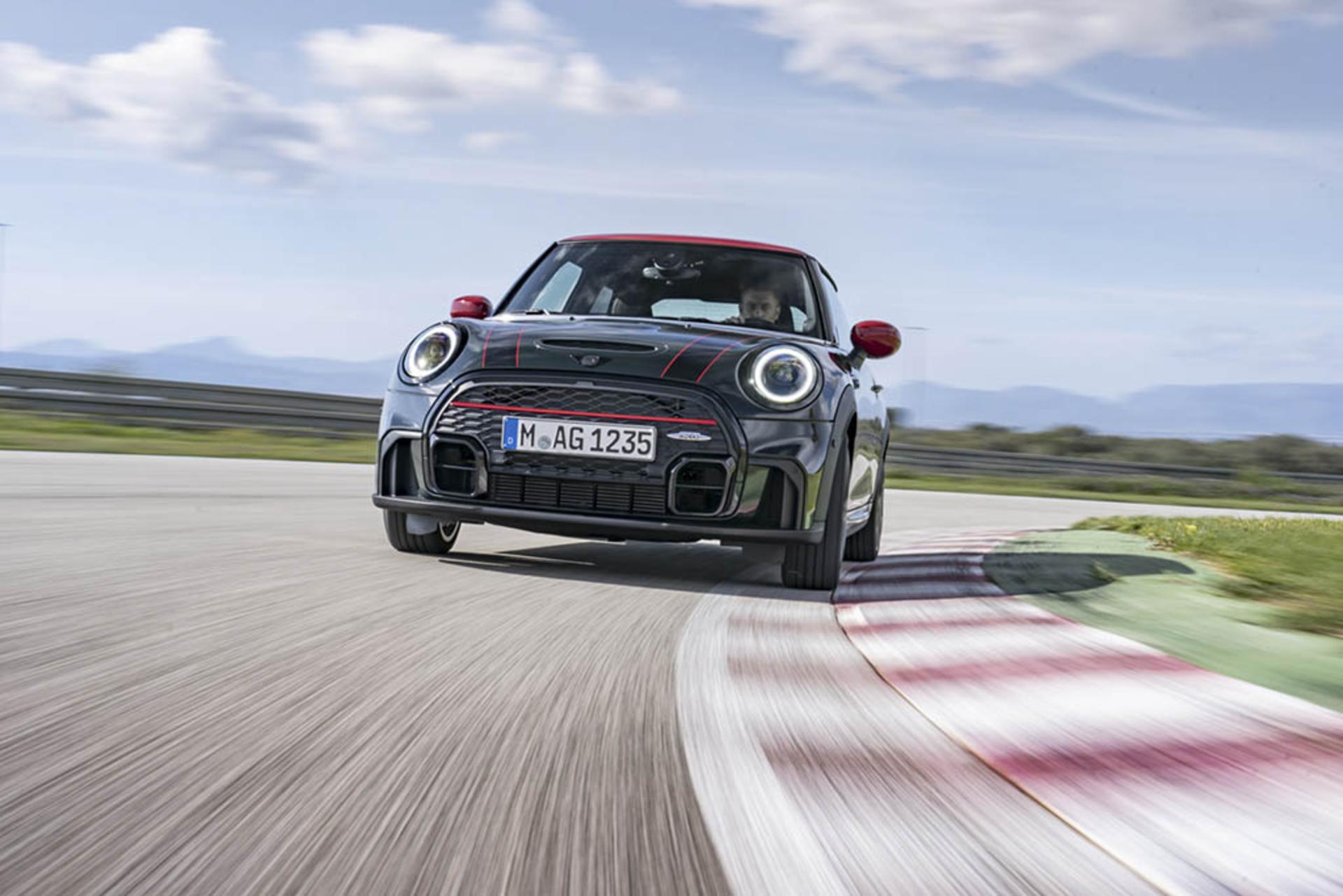 2022-MINI-John-Cooper-Works-1