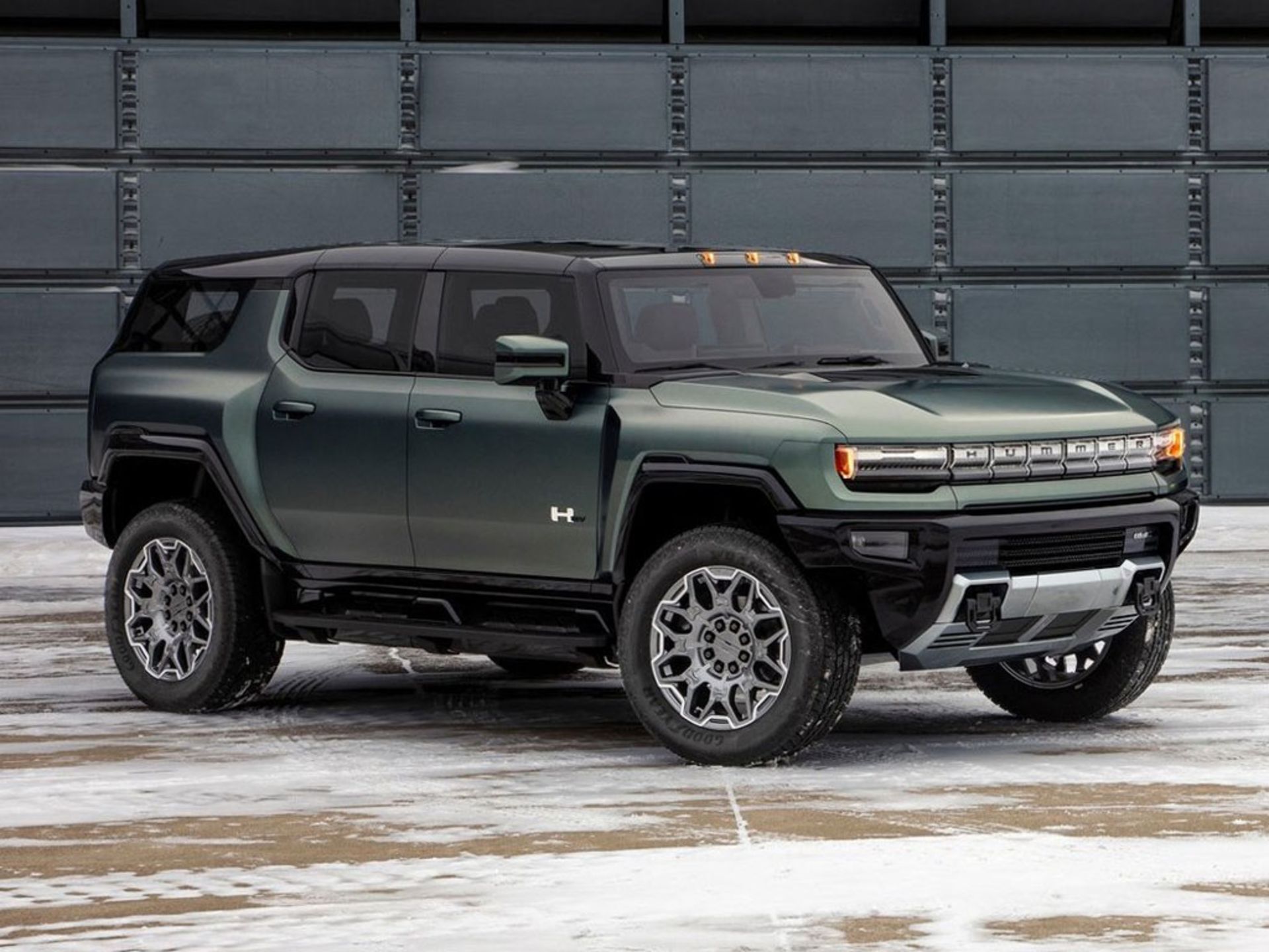 GMC-Hummer_EV_SUV-2024-1600