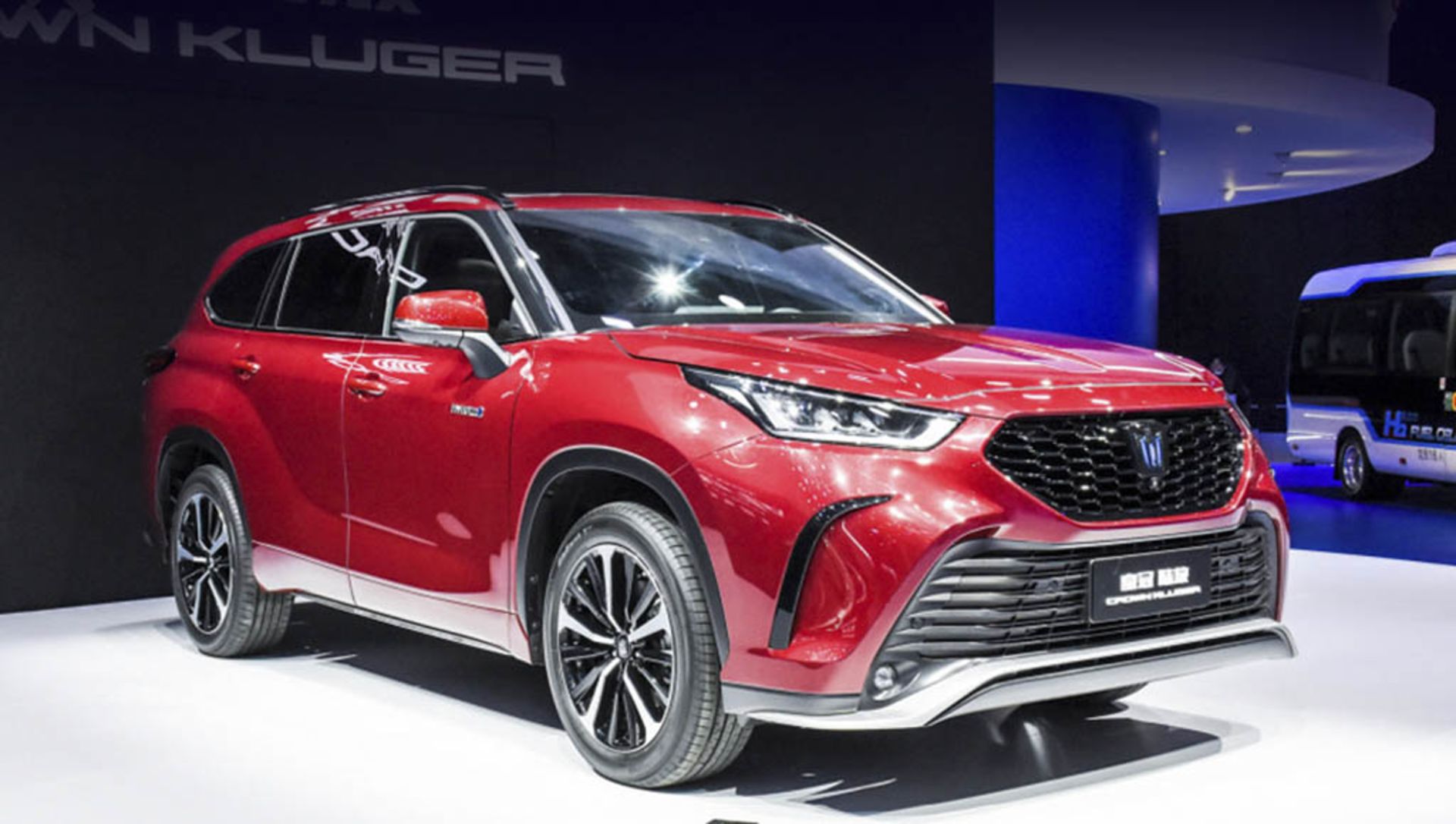 Toyota Crown Kluger 1