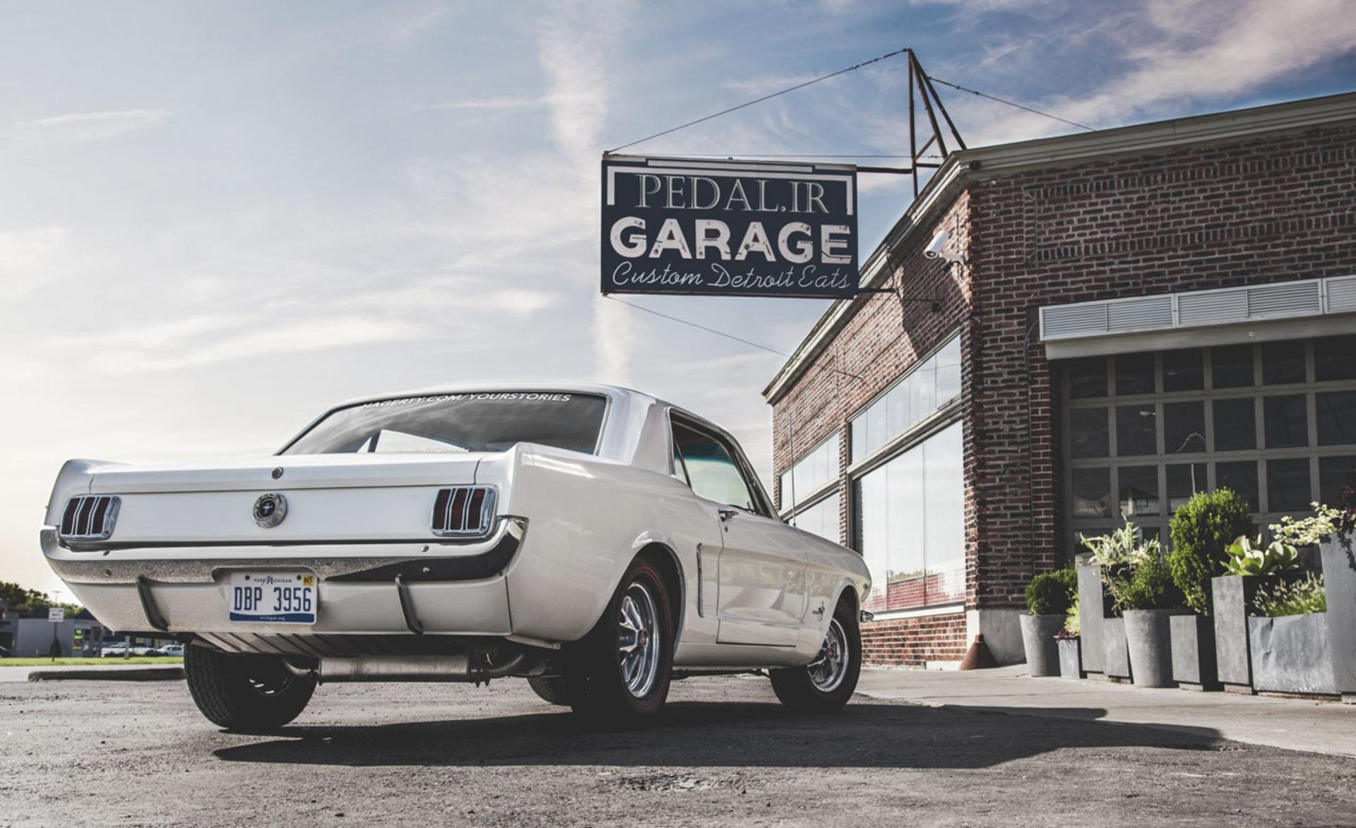 mustang-garage