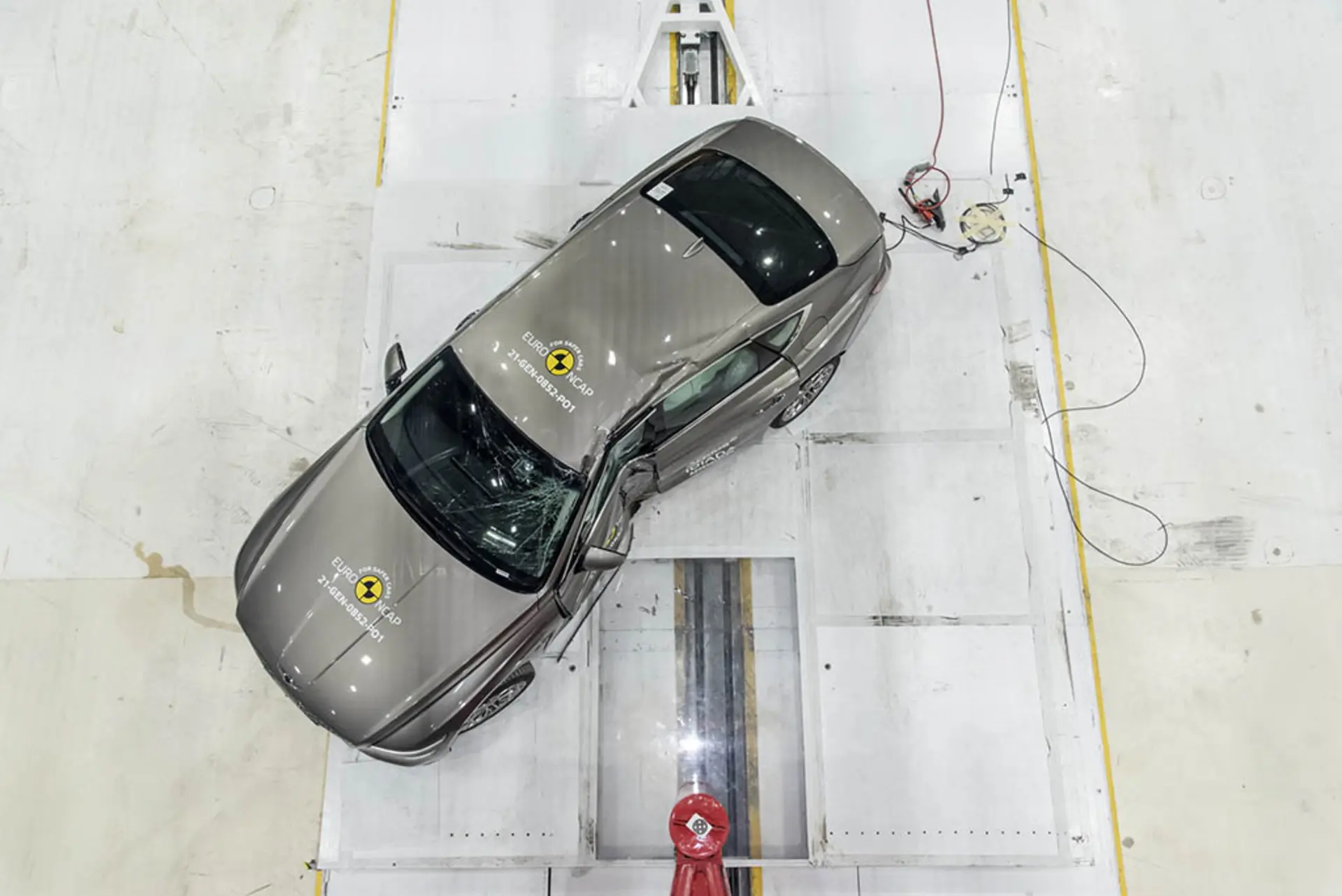 2021-genesis-g80-euro-ncap-2