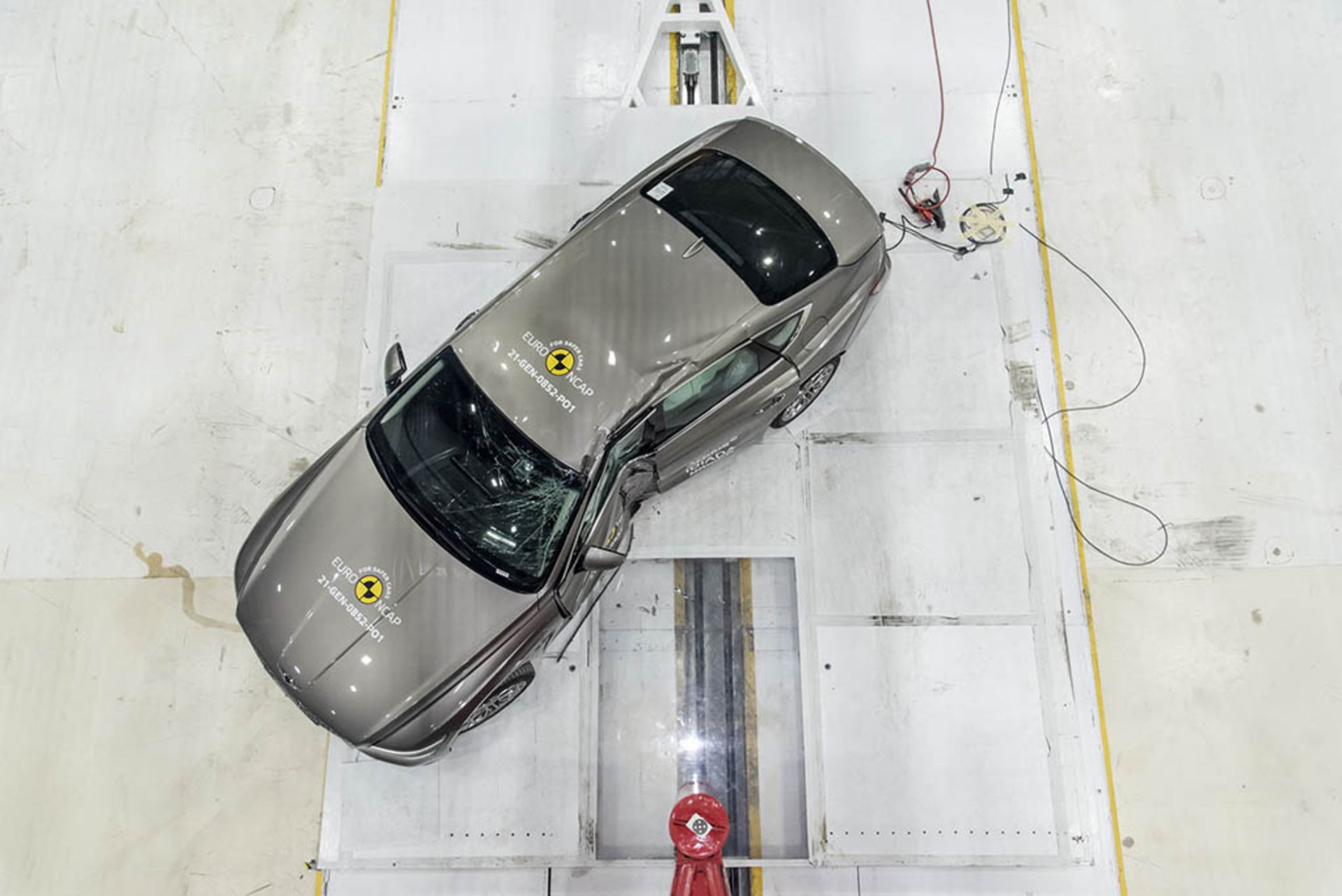 2021-genesis-g80-euro-ncap-2