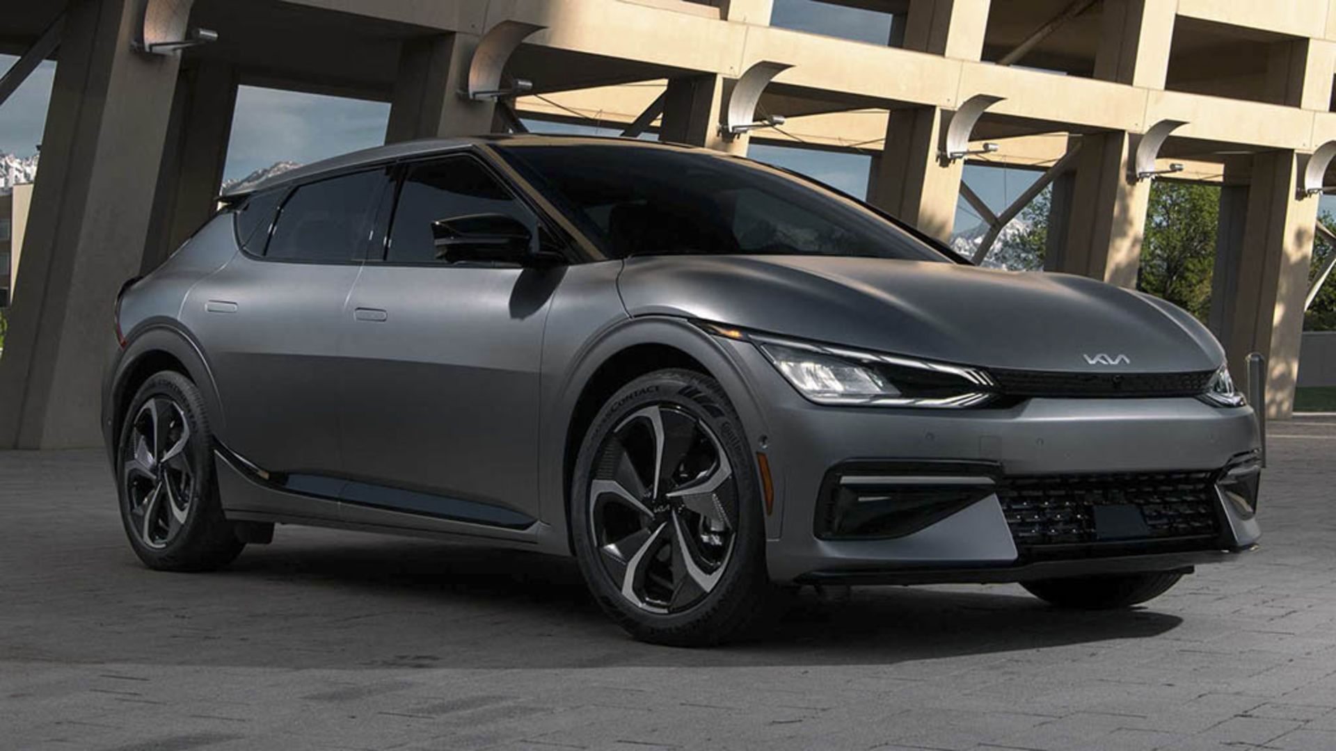 2022-kia-ev6-us-model-front-view