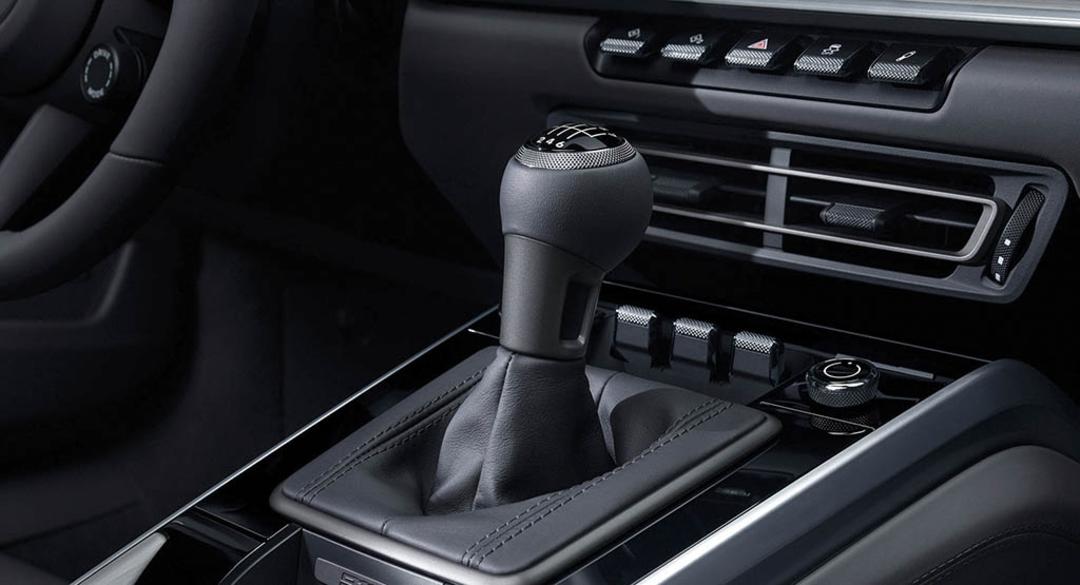 4cfd8e00-2020-porsche-911-manual