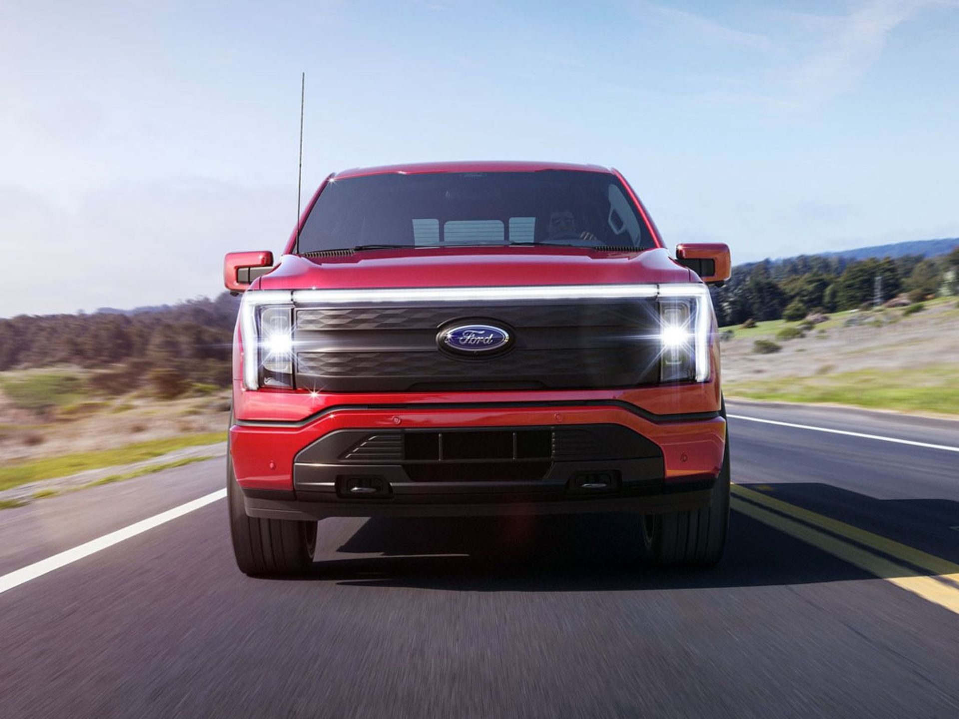 Ford-F-150_Lightning-2022-1