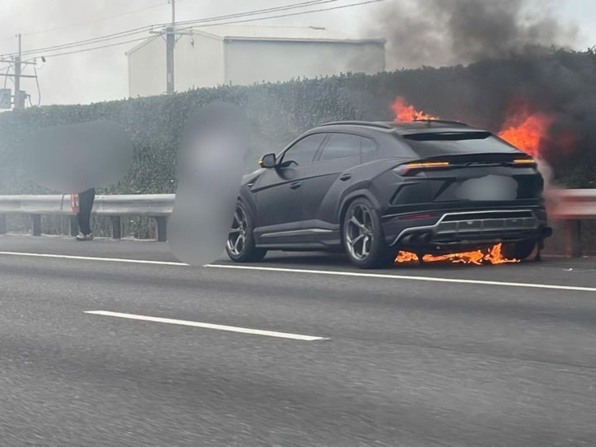 Lamborghini Urus Burns