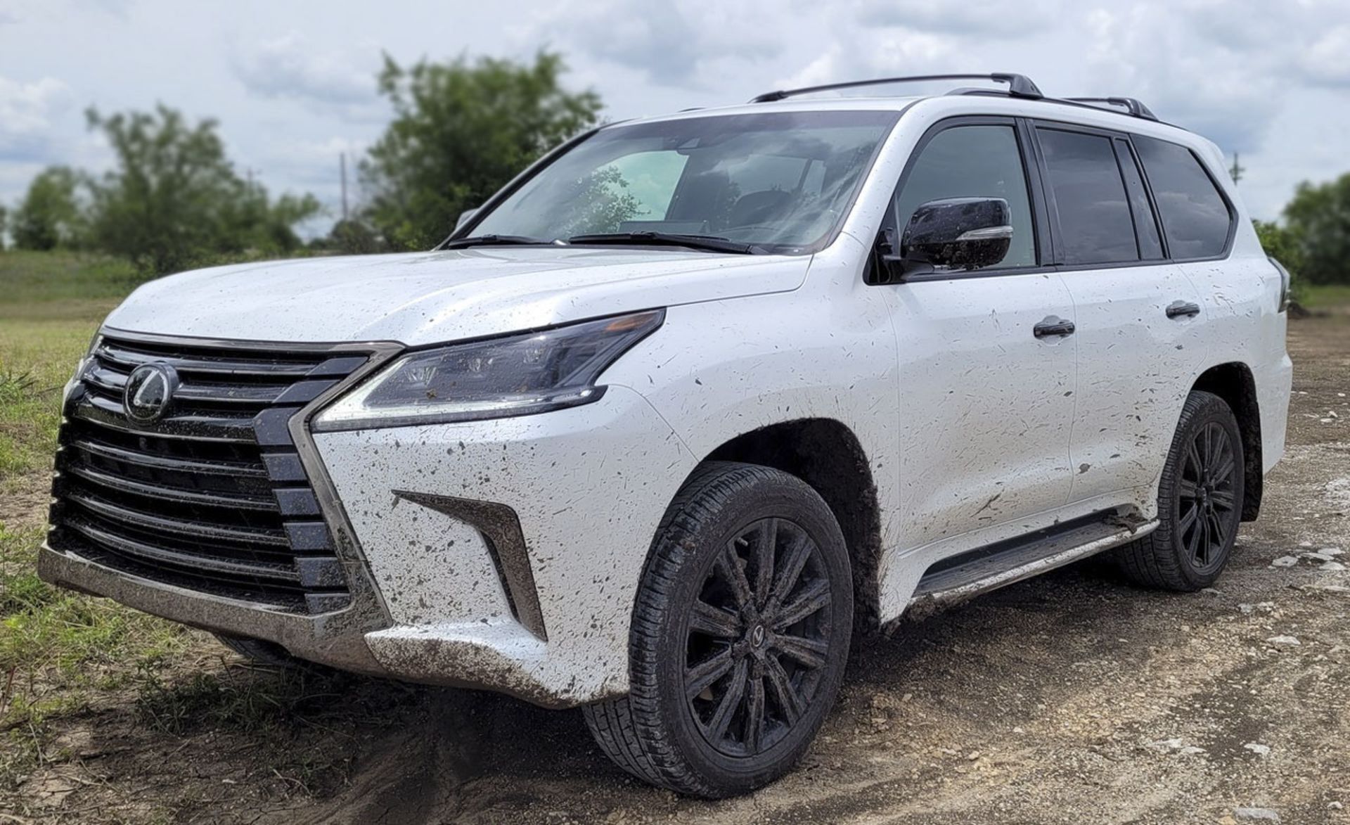 2021-Lexus-LX-2